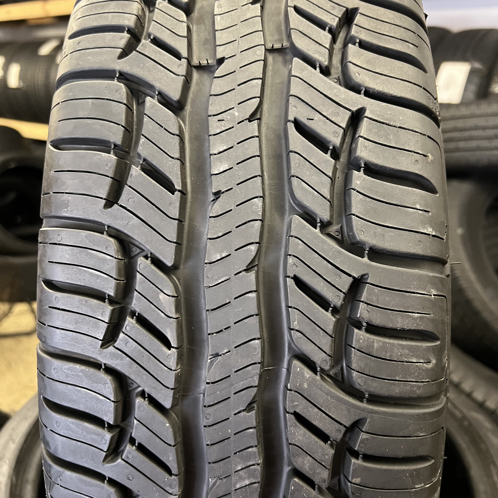 1 New Tire Bfgoodrich Advantage T/A Sport LT 245/75R16 111T DOT.2724 11.5/32 New