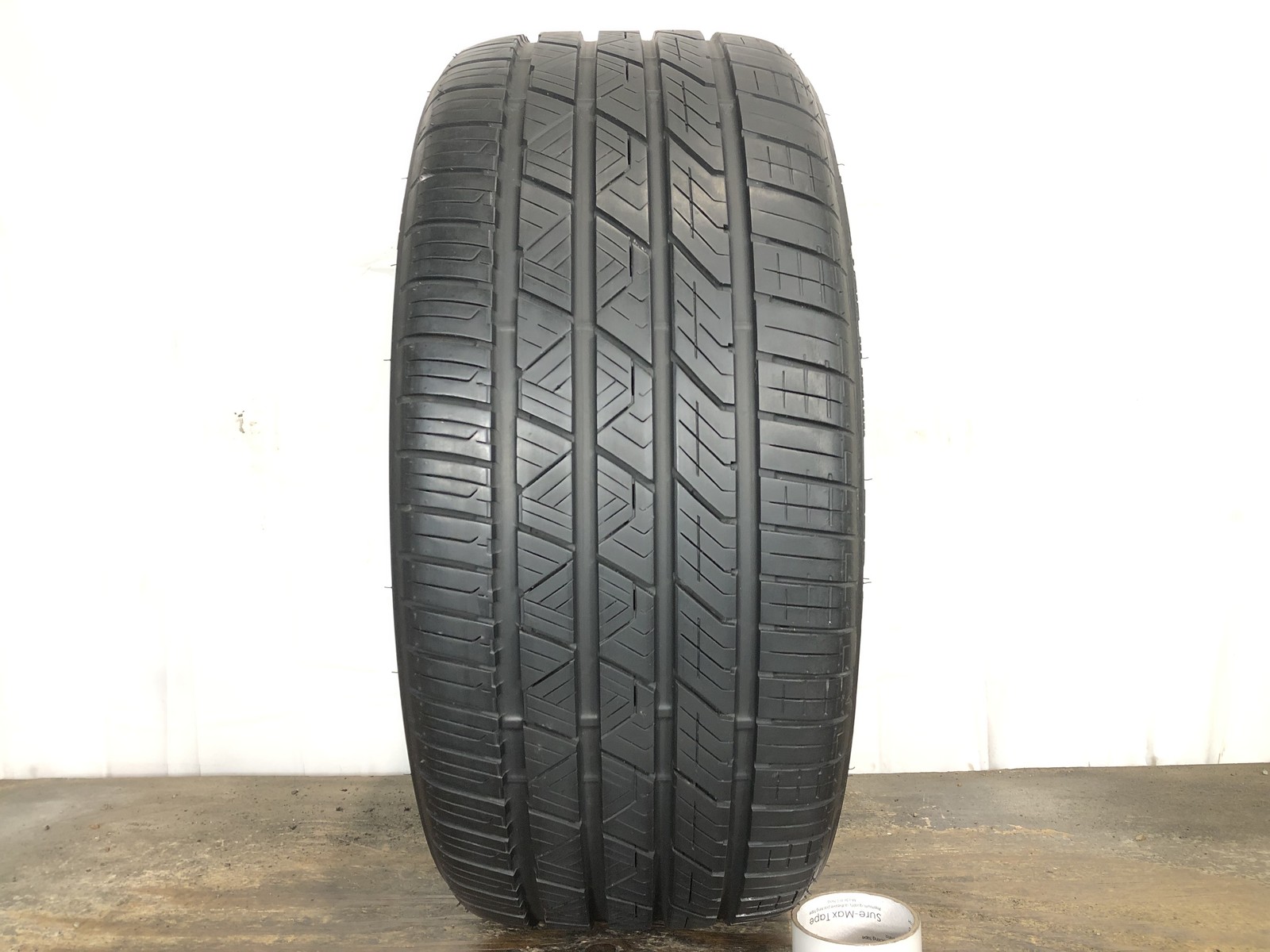 [1] Road Hugger GTZ P245/40ZR19 245 40 19 Tire 8.75/32