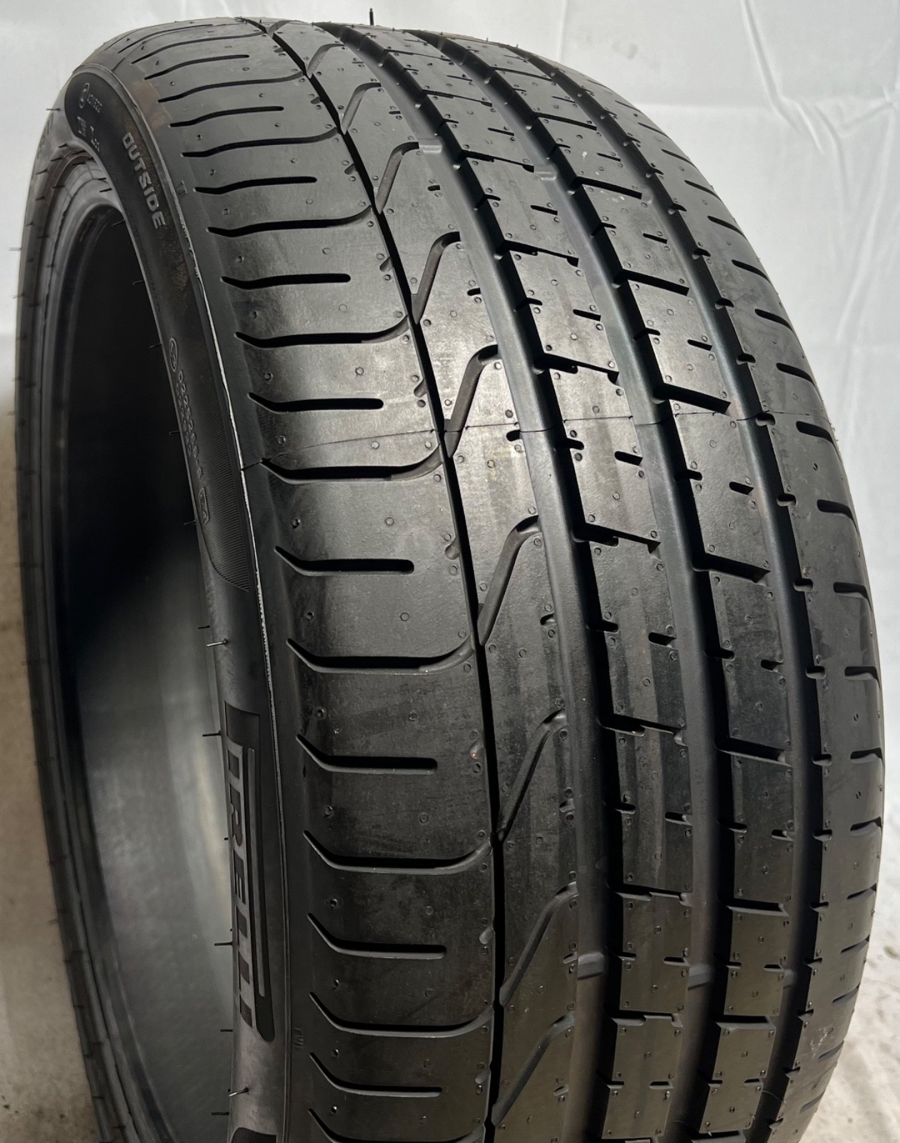 1 – Like NEW 265/35ZR20 XL (99Y) Pirelli P Zero (J) Jaguar OEM – 7153 NO REPAIRS