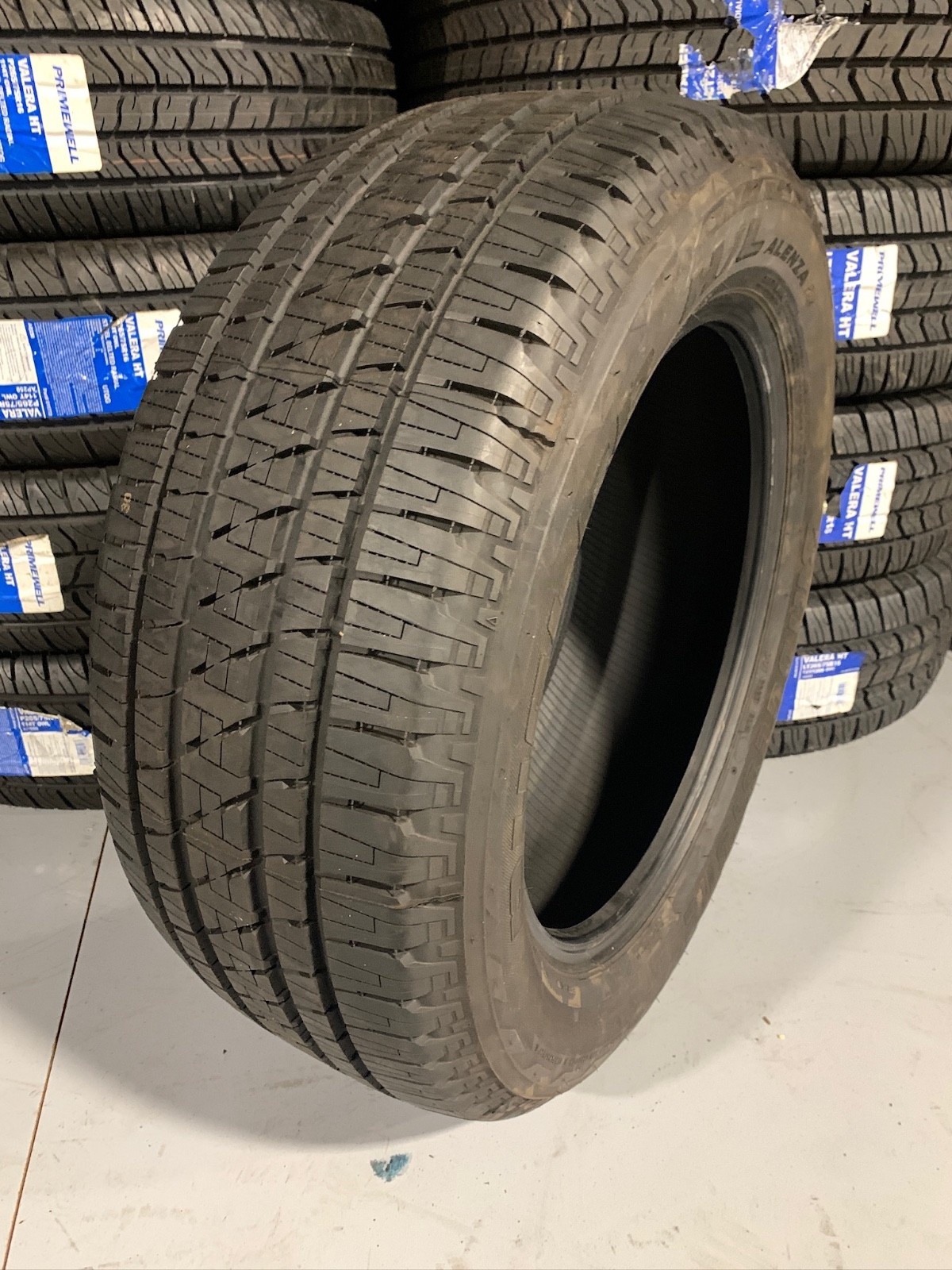 1 New 255 55 18 Bridgestone Dueler H/L Alenza Plus All Season Tire