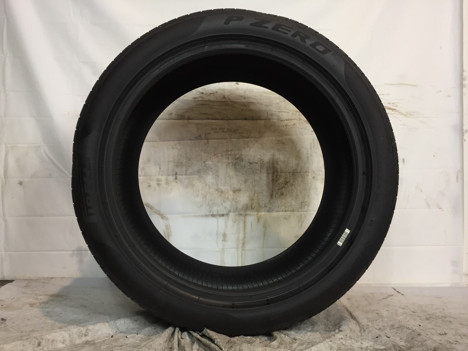 [1] Pirelli P Zero P315/35ZR21 315 35 21 Tire 9.5/32