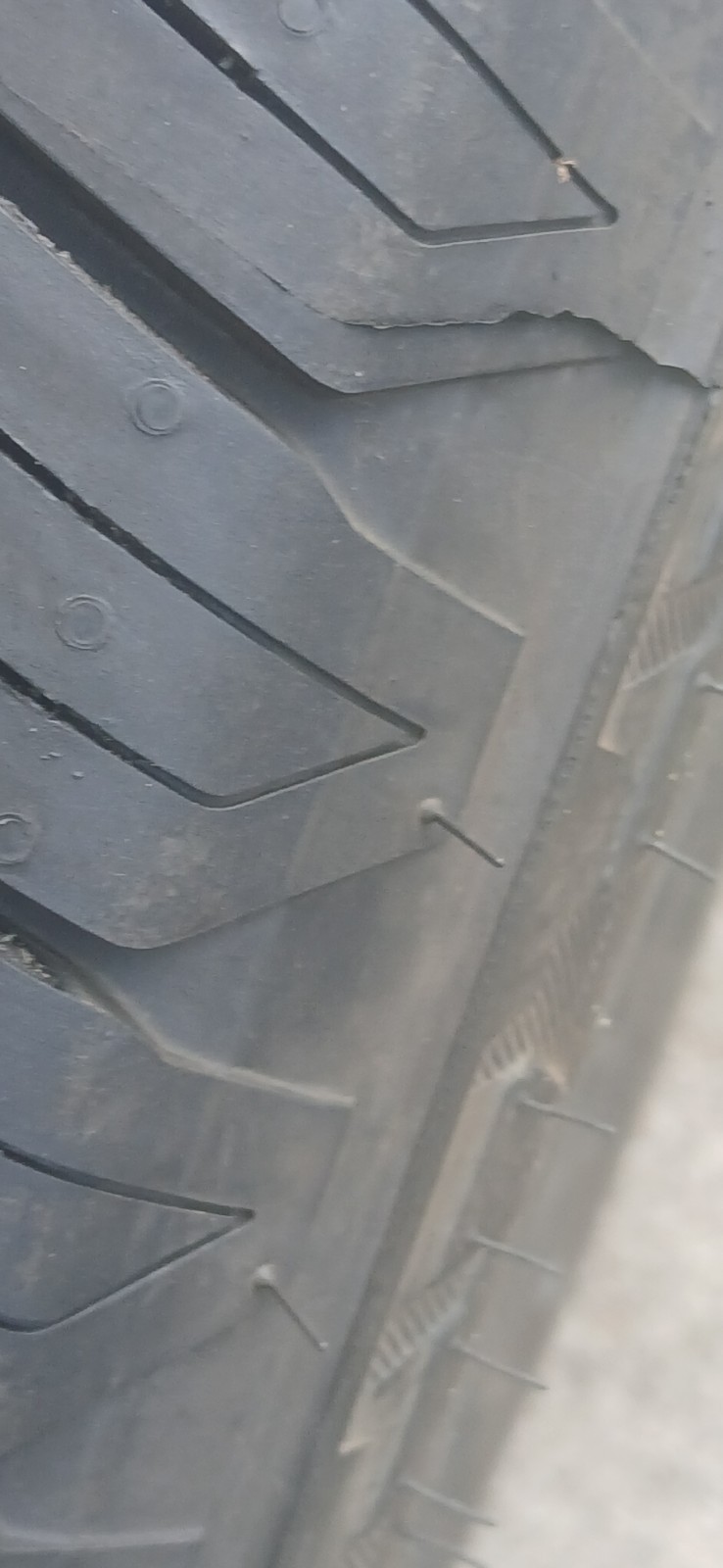 265 60R20 Bridgestone Dueler HT Take Off Tires Tread Depth Buying New 11/32nd