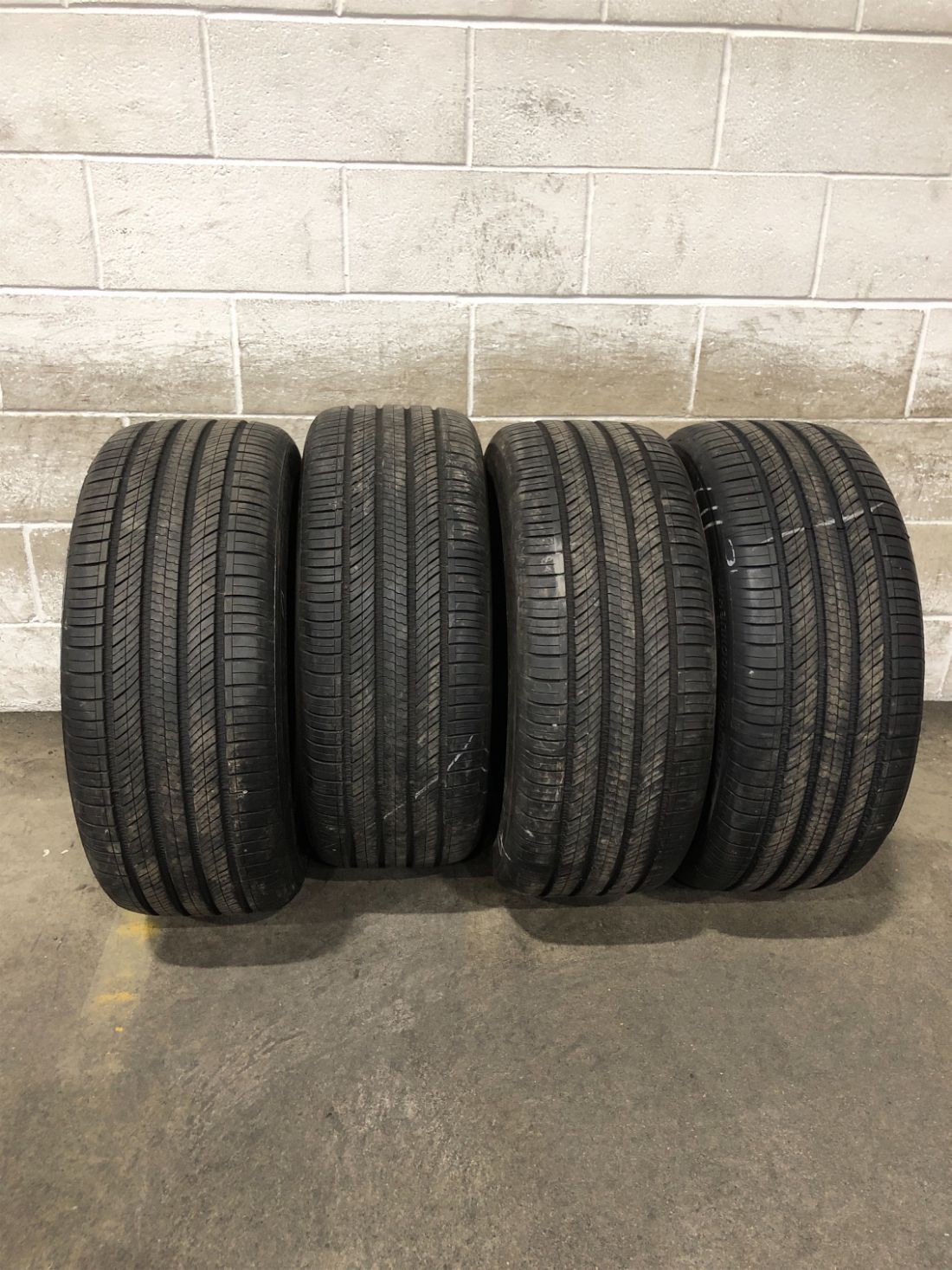 4x P255/40R20 Hankook iON EVO AS SUV EV TO 8/32 101 V Used Tires 2554020