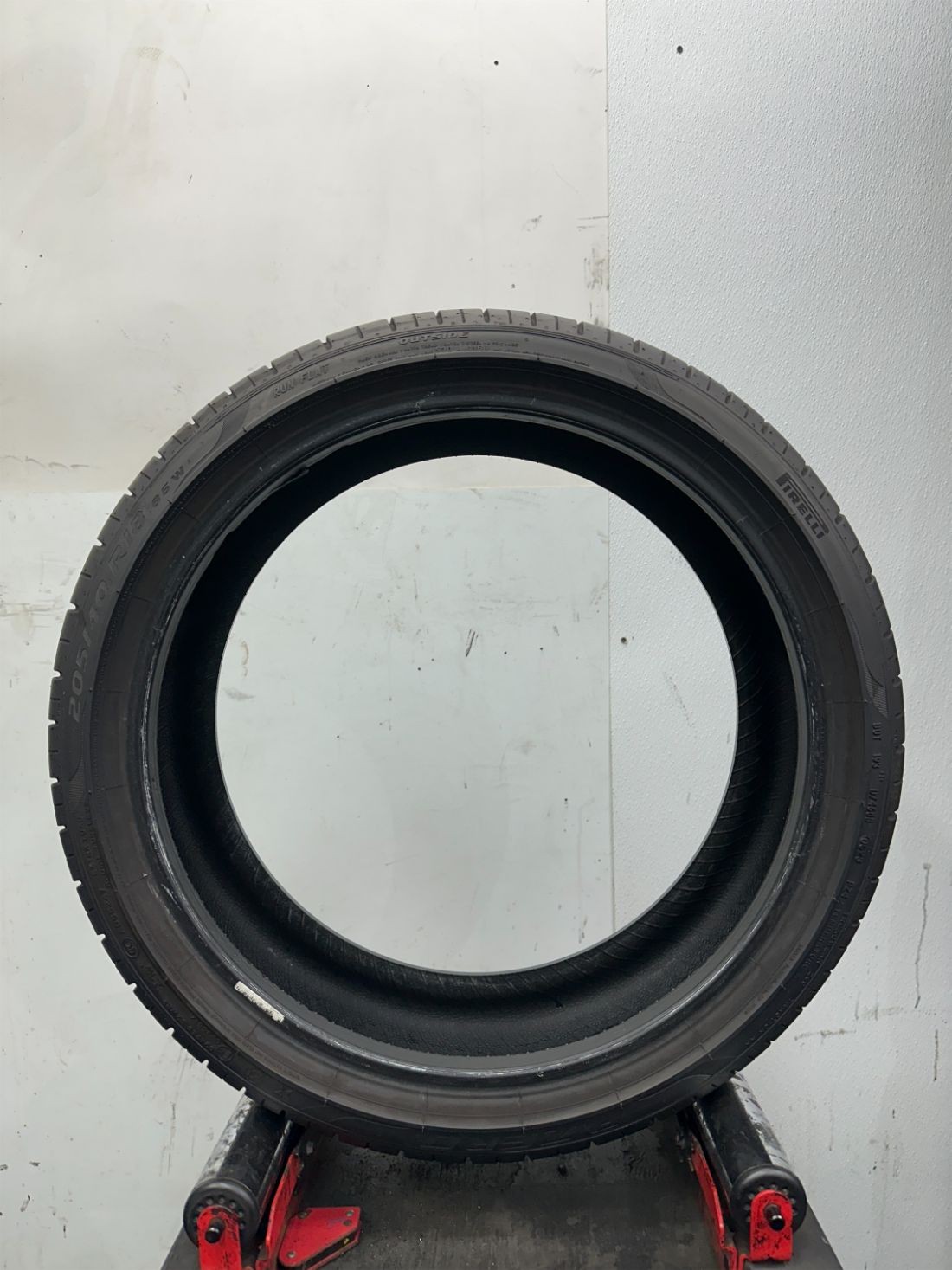 1 Used P205/40R18 Pirelli P Zero pz4 Run Flat 86 W – 8/32