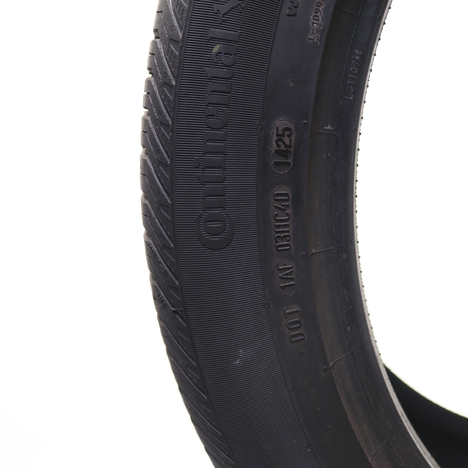 Set of 2 Used 265/45R21 Continental CrossContact LX Sport AO – 108H – 8.5-9/32