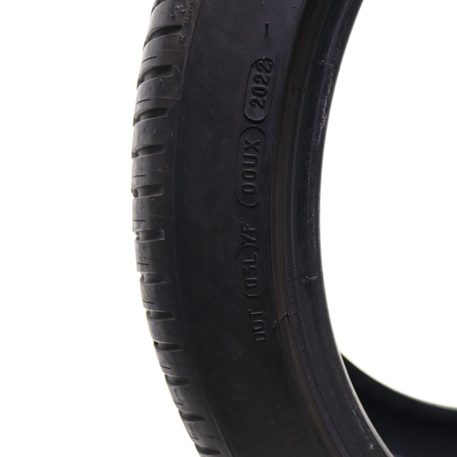 Set of 2 Used 265/40ZR20 Michelin Pilot Sport EV LM1 Acoustic – 104Y – 6.5-7/32