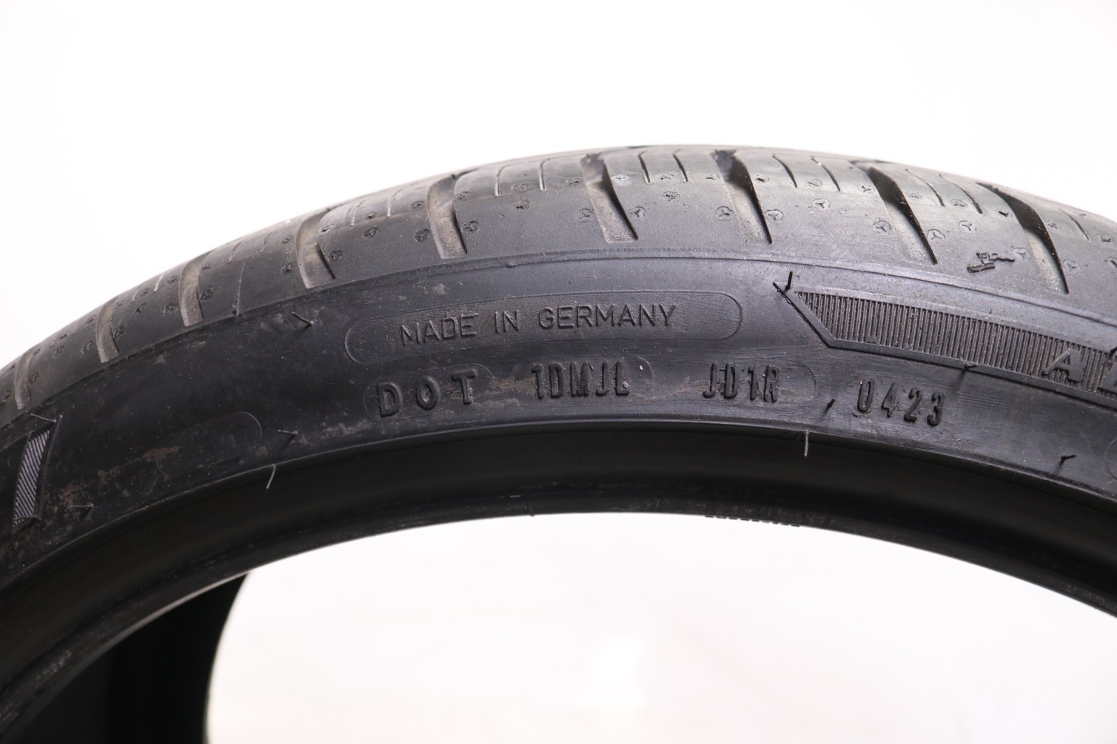 Set of 2 Used 265/35R21 Goodyear Eagle Sport AO SoundComfort – 101H – 8.5-9.5/32