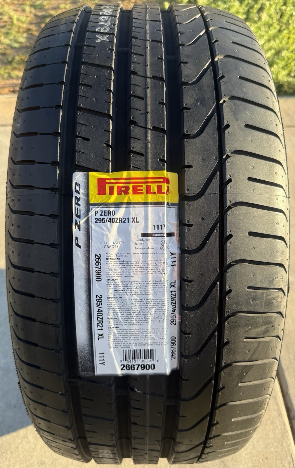 Set of TWO BRAND NEW 295/40ZR21 111Y Pirelli P Zero Tires 2954021