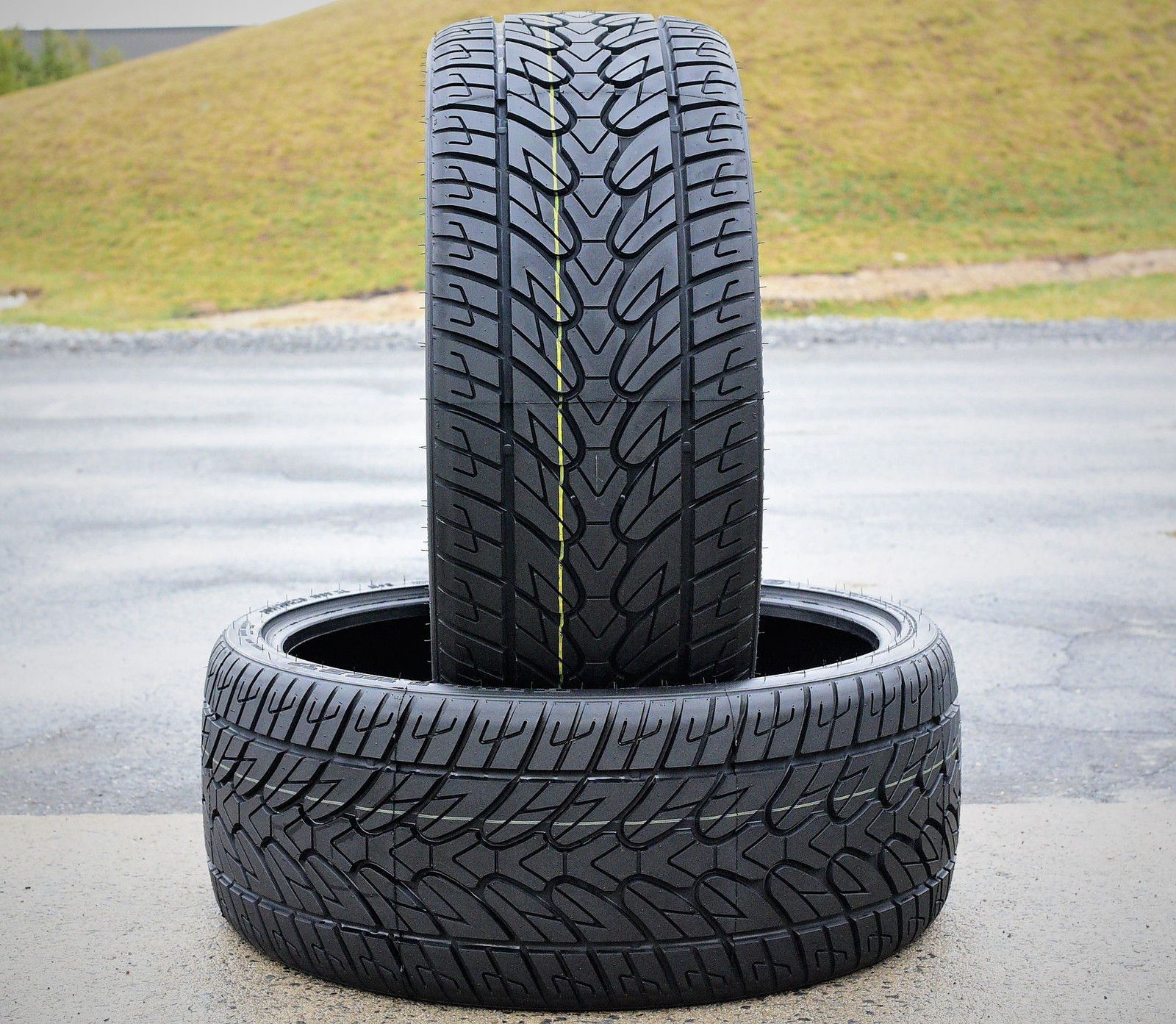 4 New Fullway HS266 305/35R24 112V XL A/S Performance Tires