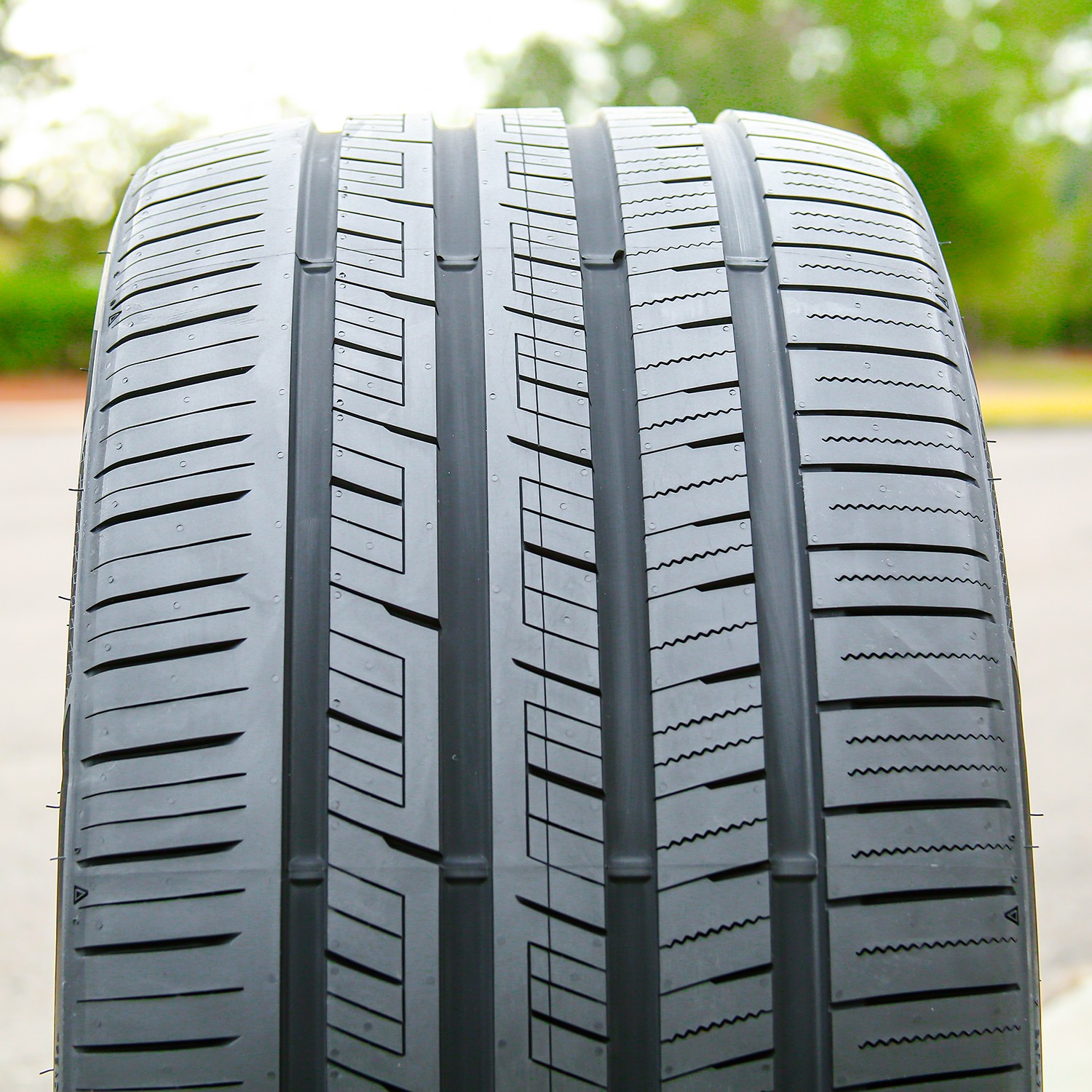 2 Tires Aplus PRO Racing 285/30ZR20 99W XL