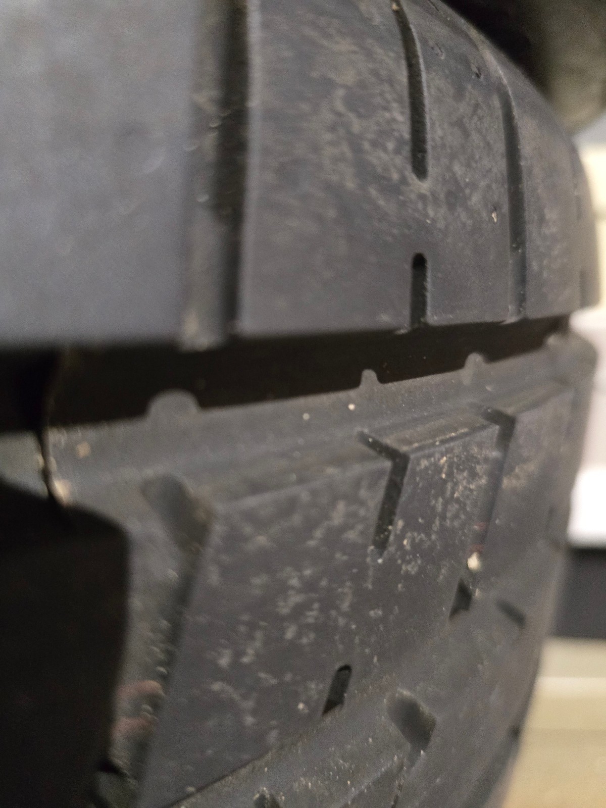 Summer tires 255 40 19 100 Y XL TL (AO) PZERO Pirelli