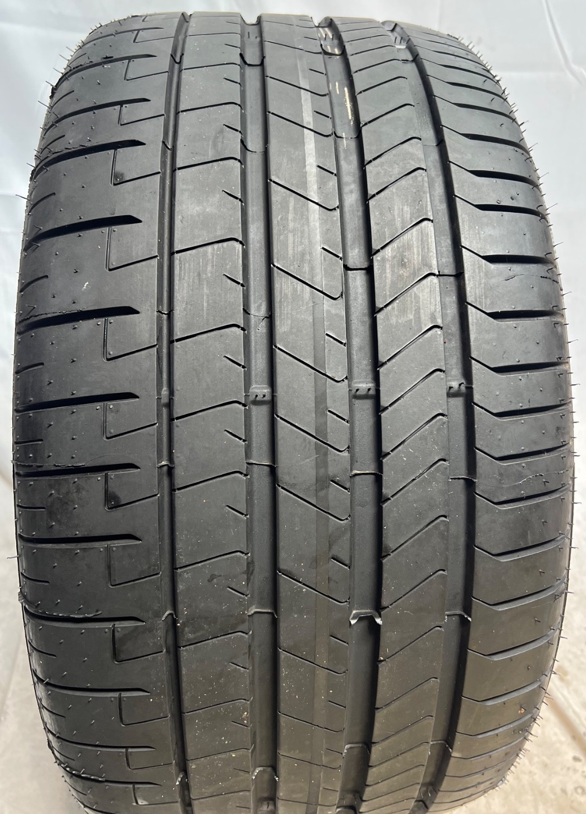 1 – TAKEOFF 305/35ZR20 XL (107Y) Pirelli P Zero PZ4 – 7047 NO REPAIRS