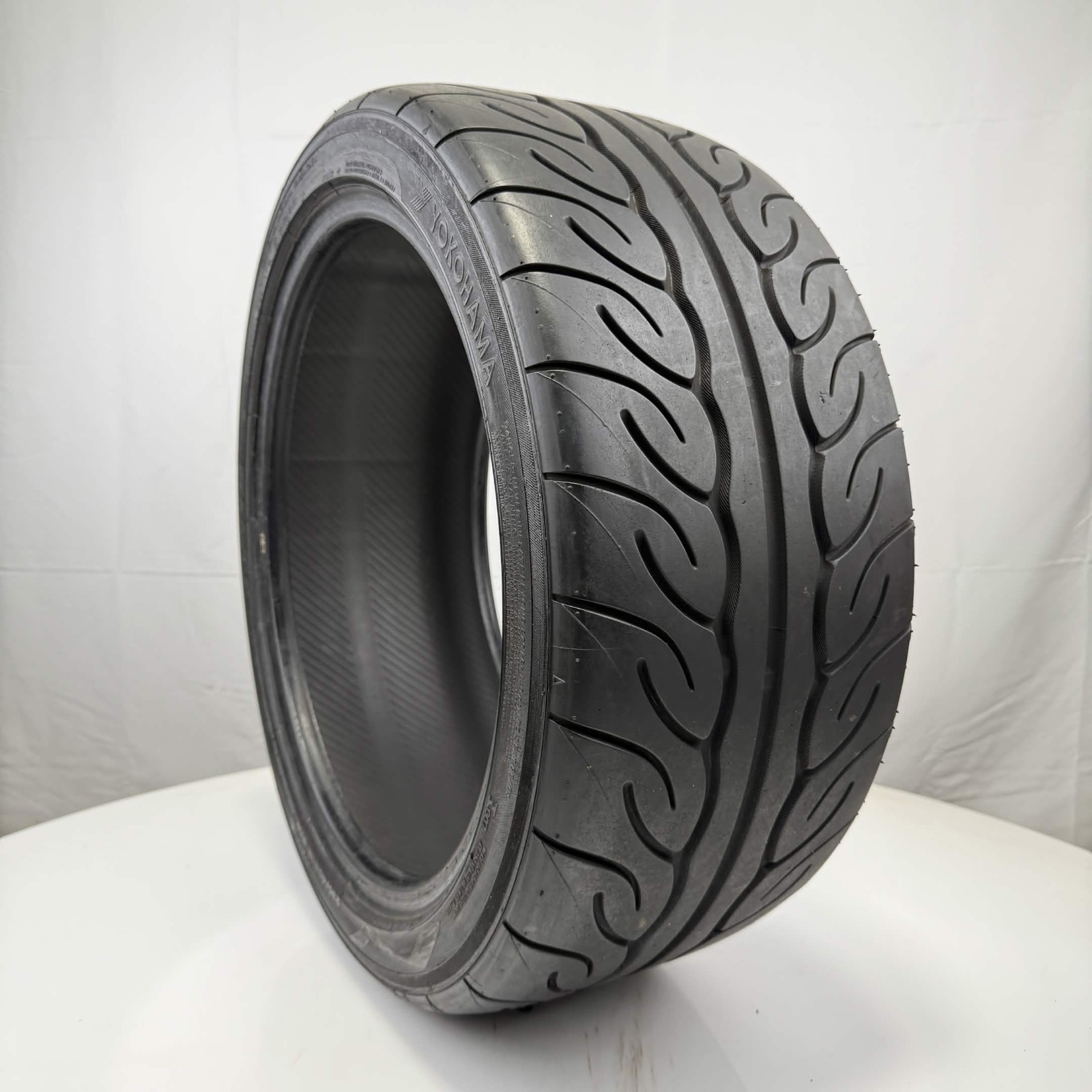 Set of 2 Used 235/40R18 Yokohama Advan Neova AD08 R 91W 8/32 (DOT 15)