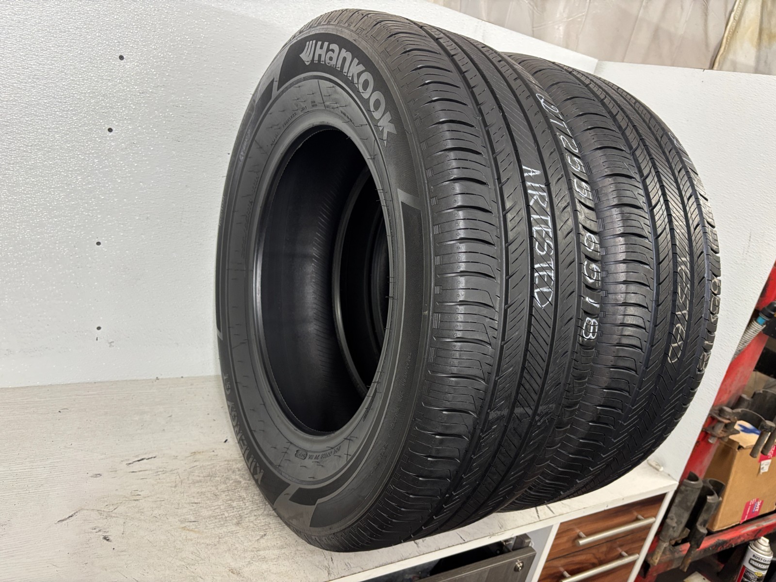 NO SHIPPING ONLY LOCAL PICK UP 2 Tires 255 65 18 Hankook Kinergy GT