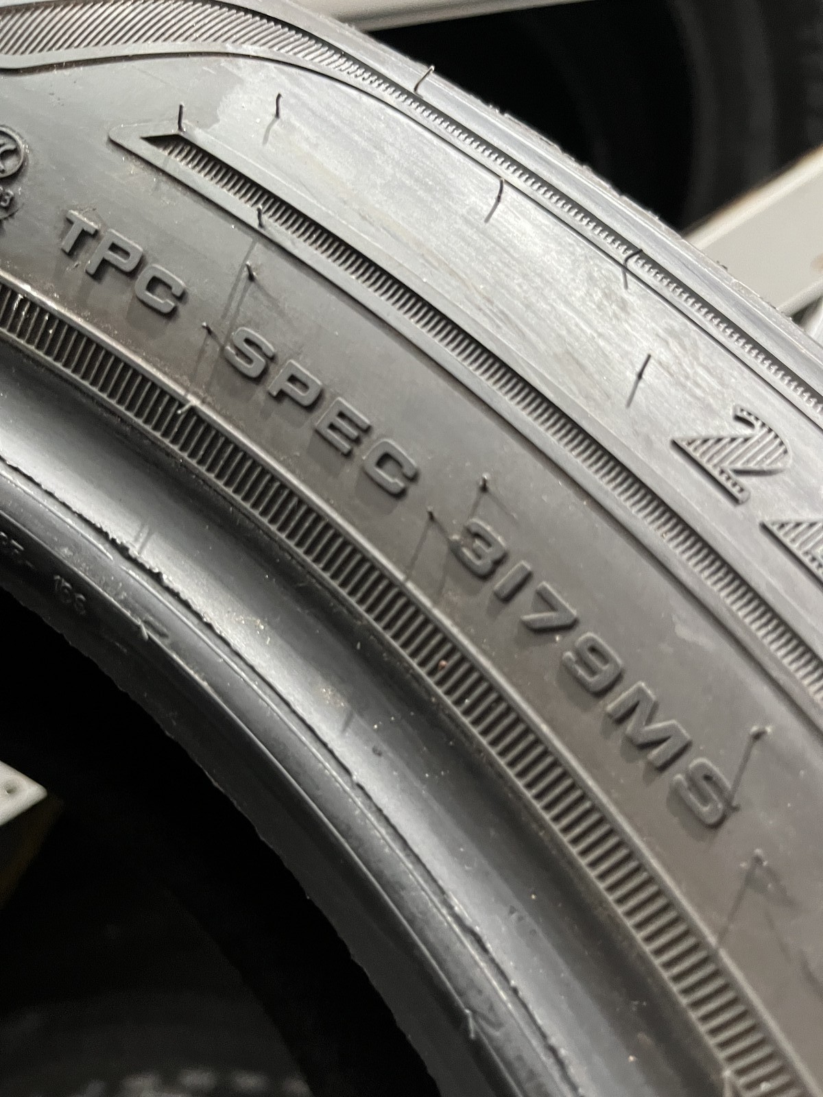 1 New Goodyear Assurance Finesse TPC 225/55R18 98H DOT.1625 9/32 New