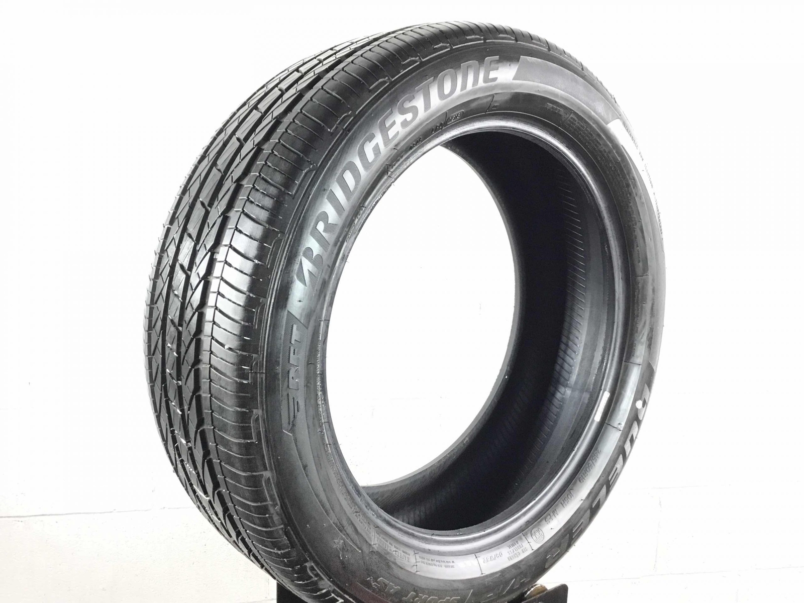 P245/50R19 Bridgestone Dueler H/P Sport AS RFT 105 H Used 7/32nds