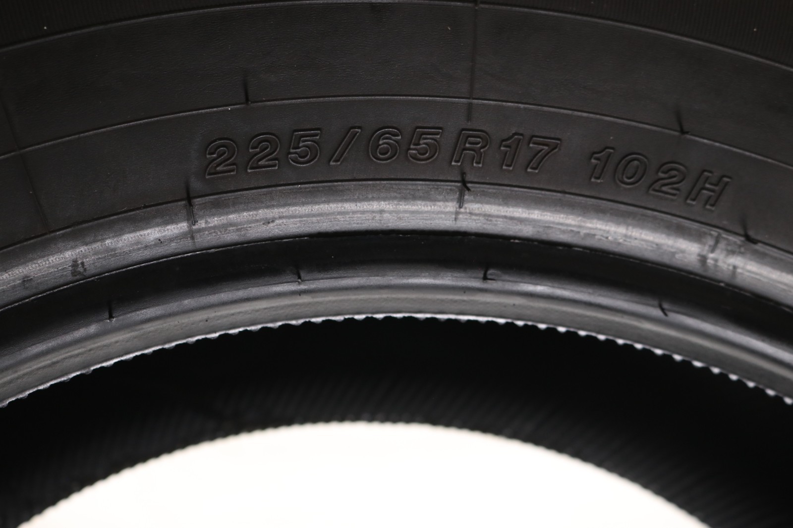 Used 225/65R17 Yokohama Avid Ascend LX – 102H – 11/32