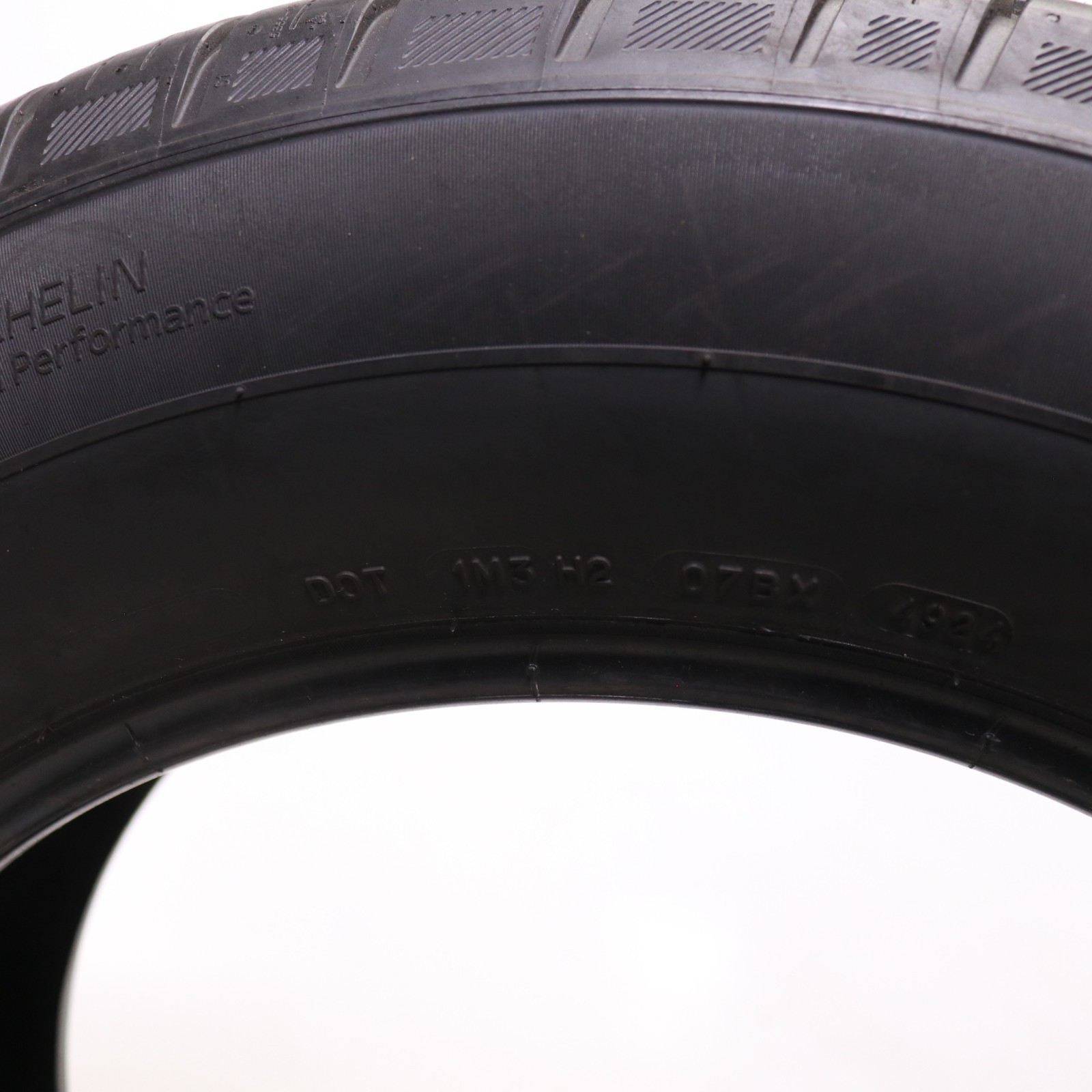 Set of 4 Used 235/65R17 Michelin Primacy A/S – 104H – 7-7.5/32