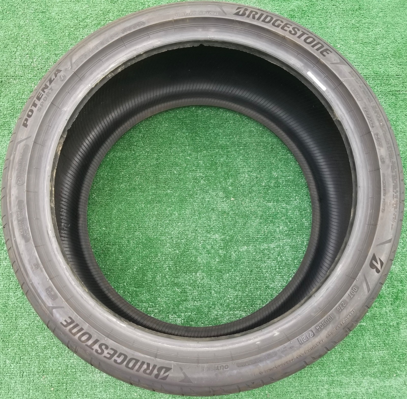305/30R20 Bridgestone Potenza Sport Tire 305/30ZR-20 305/30ZR20 Lamborghini 100%