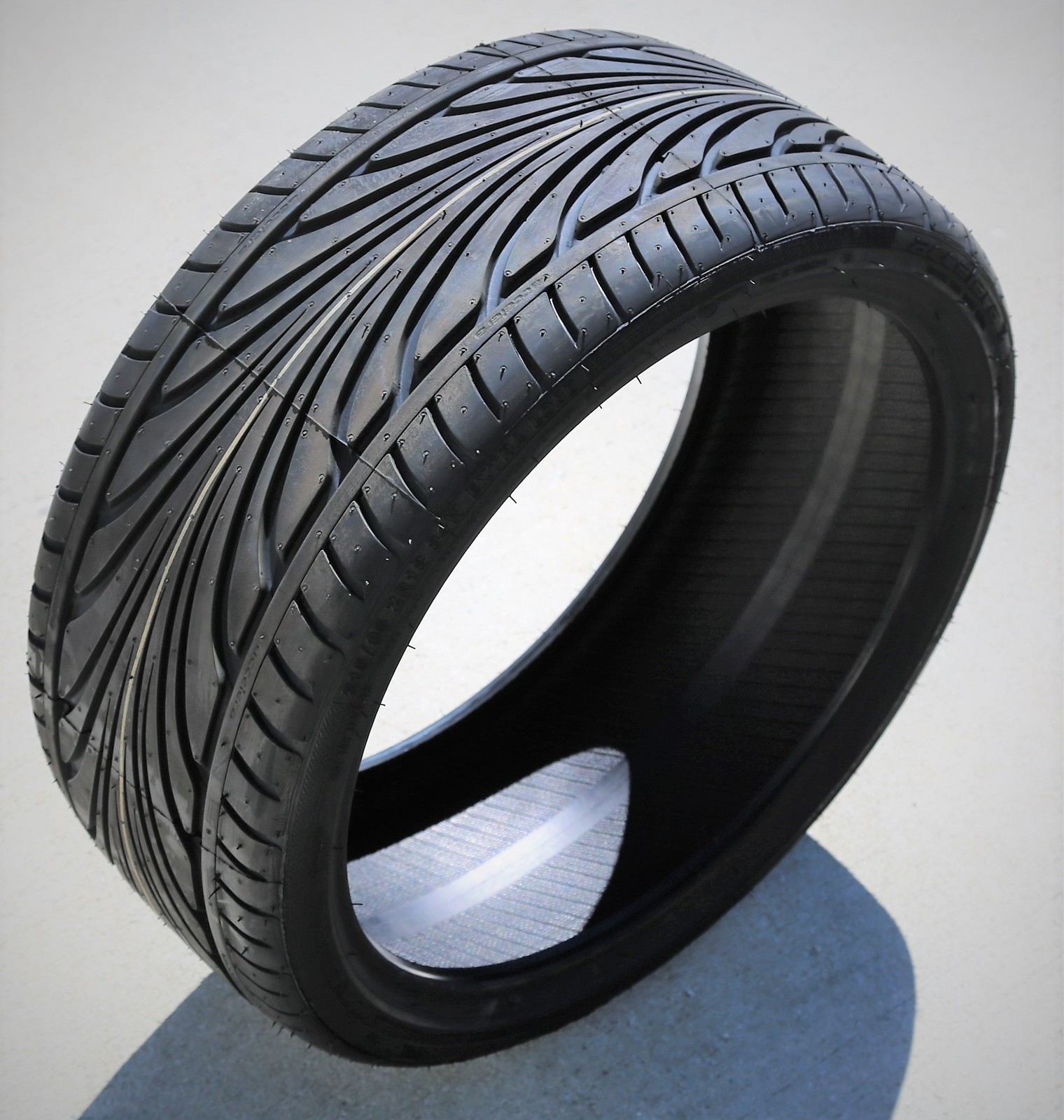 Tire Accelera Sigma 215/35ZR18 215/35R18 84W XL High Performance