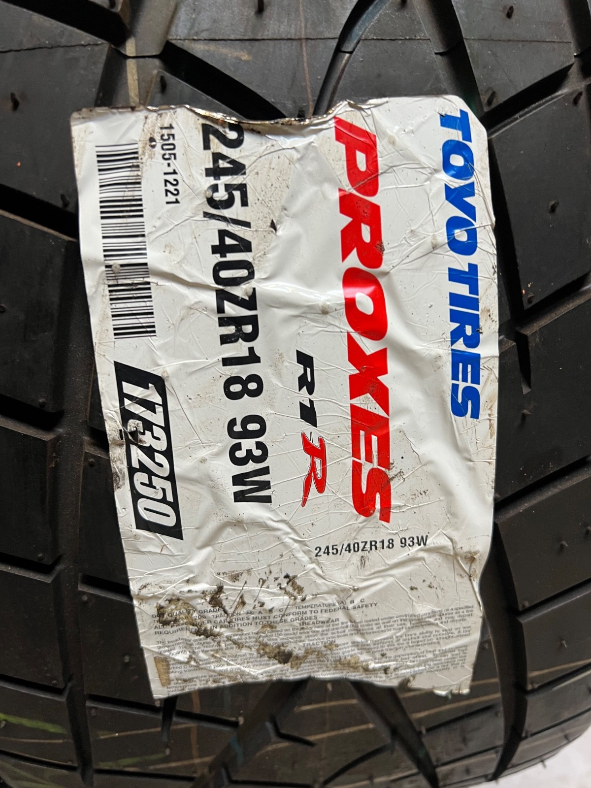 2 – NEW 245/40ZR18 (93W) Toyo Proxes R1R – 7001