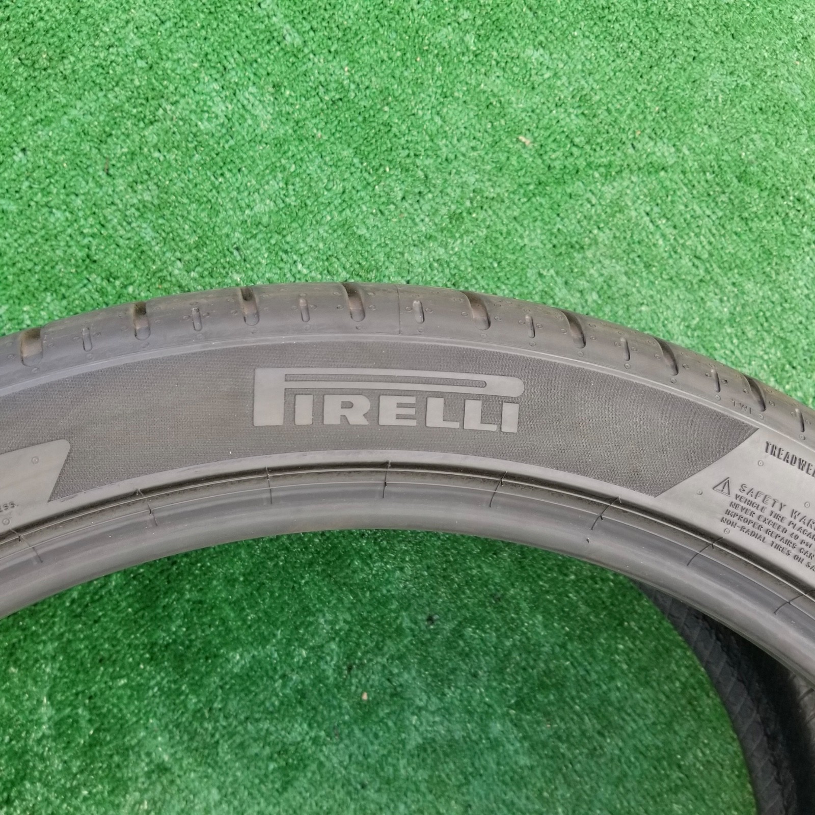 285/35R23 Pirelli P Zero PZ5 Elect Tire L1 Lamborghini Urus SE 285/35ZR23 100%