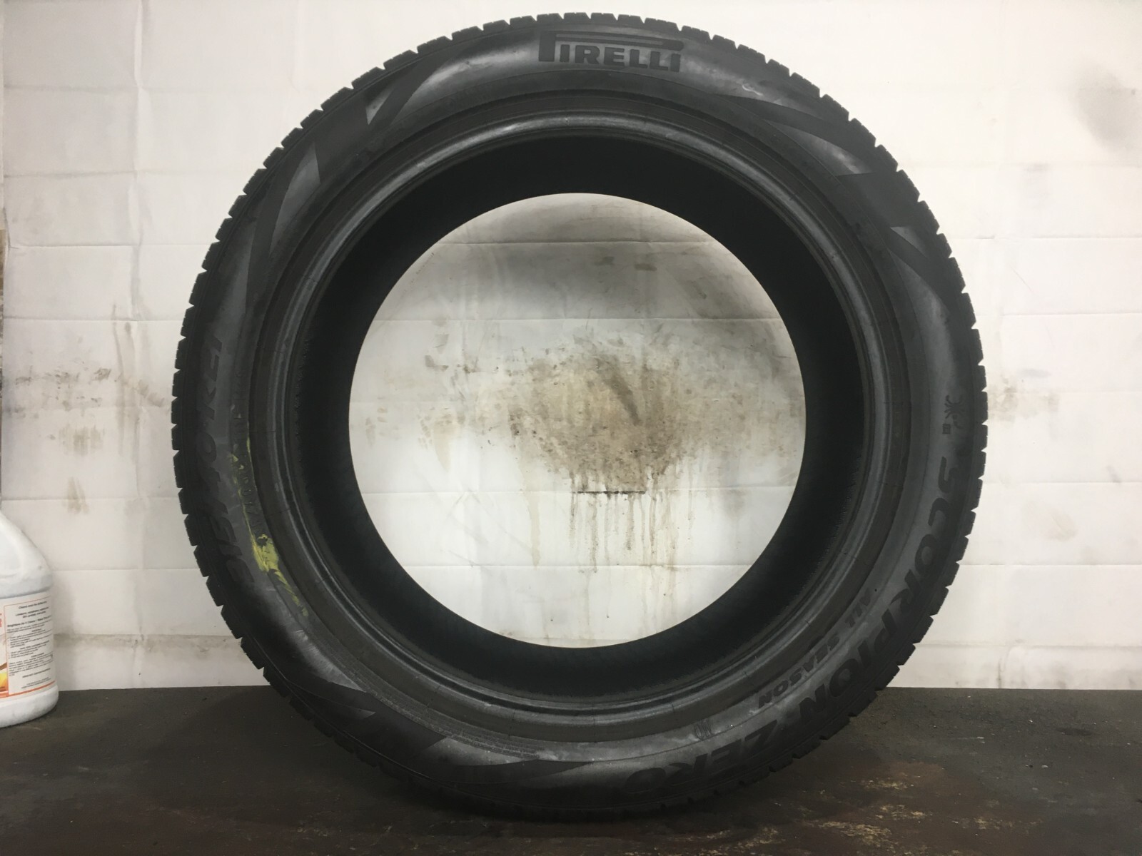 [1] Pirelli Scorpion Zero All Season P315/40R21 315 40 21 Tire 7.25-8.25/32