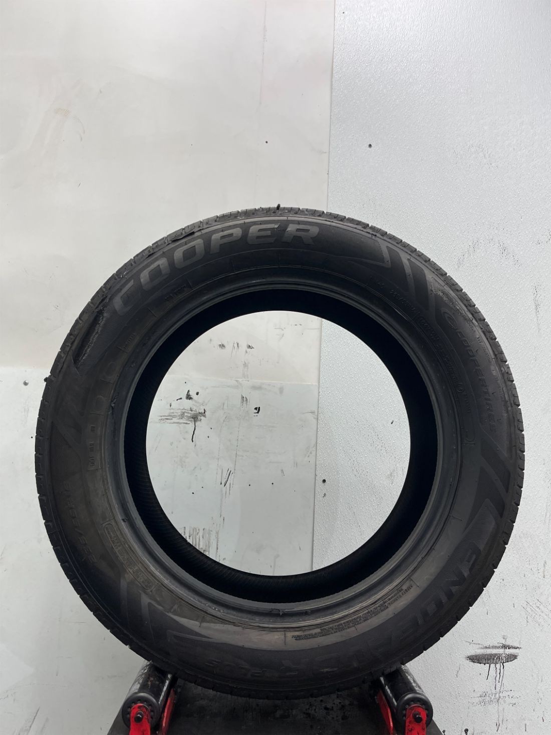 1 Used P235/55R18 Cooper Endeavor Plus 104 V – 9/32