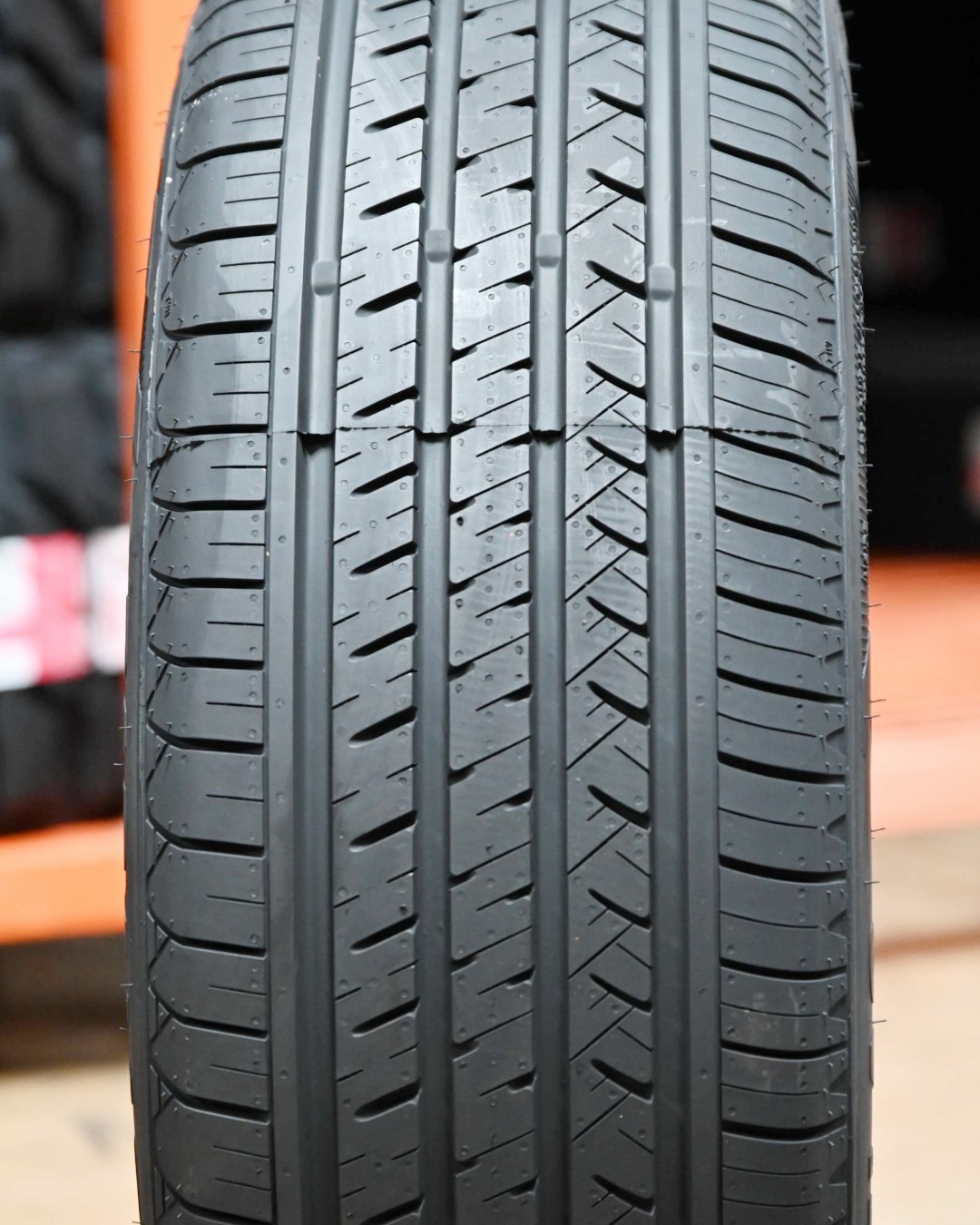 1 NEW ATLAS PARALLER 4X4 HP 235/65R18 106H Tire