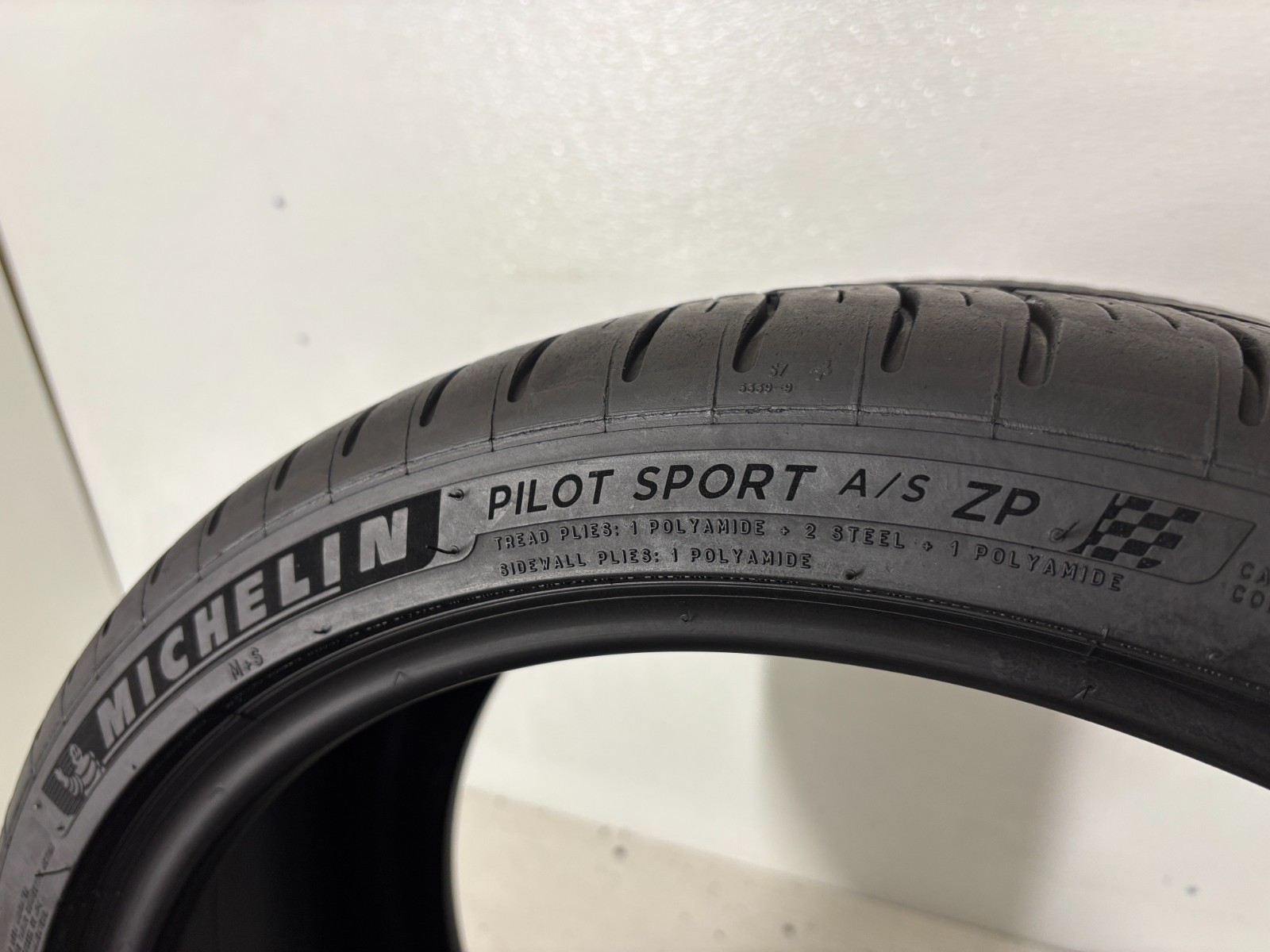 NO SHIPPING ONLY LOCAL PICK UP 1 Tire 255 35 20 Michelin Pilot Sport A/S ZP RFT