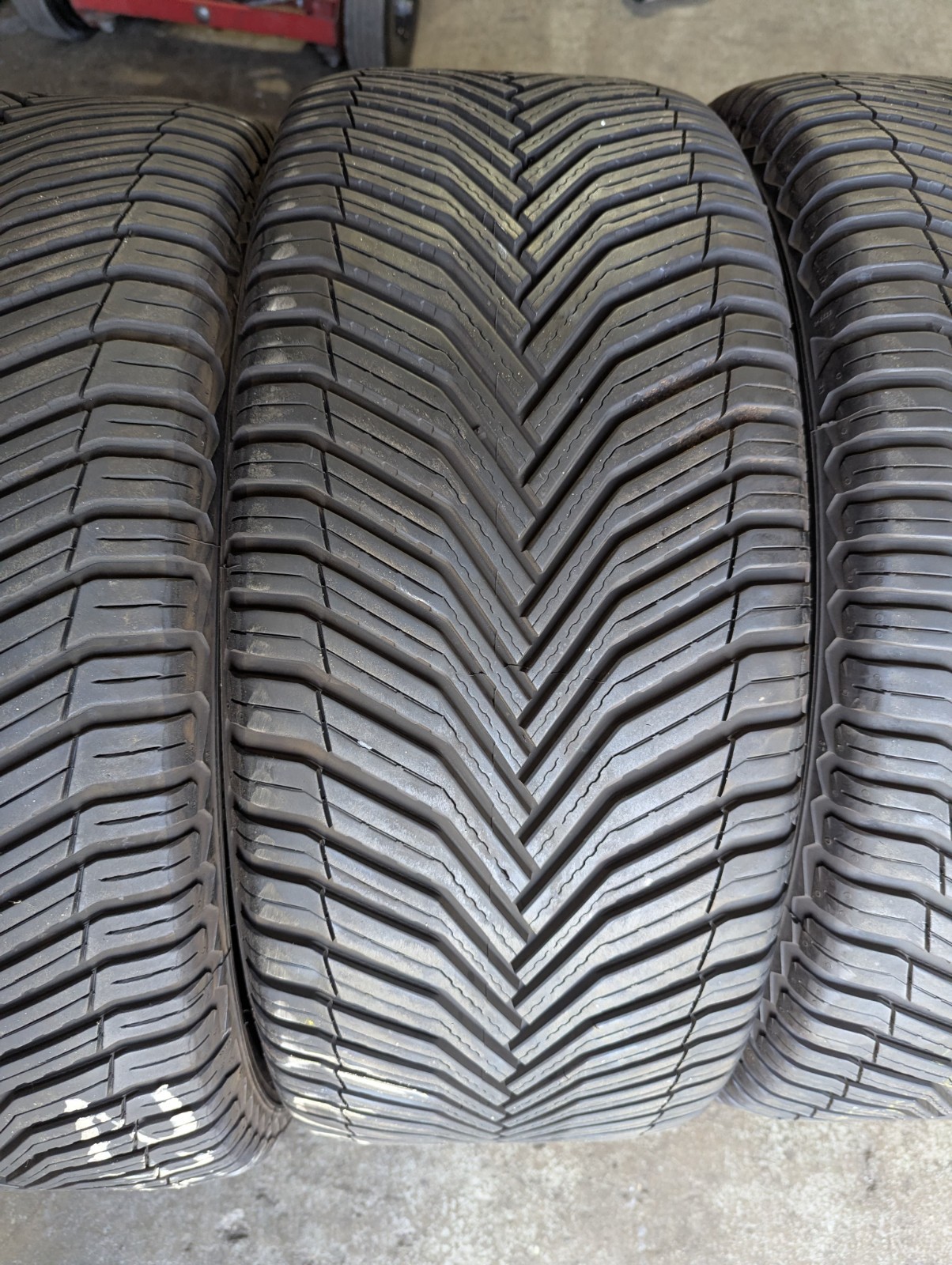 275/40R21 ( 107V ) MICHELIN CROSS CLIMATE2 SET OF USED TIRES 9/32″