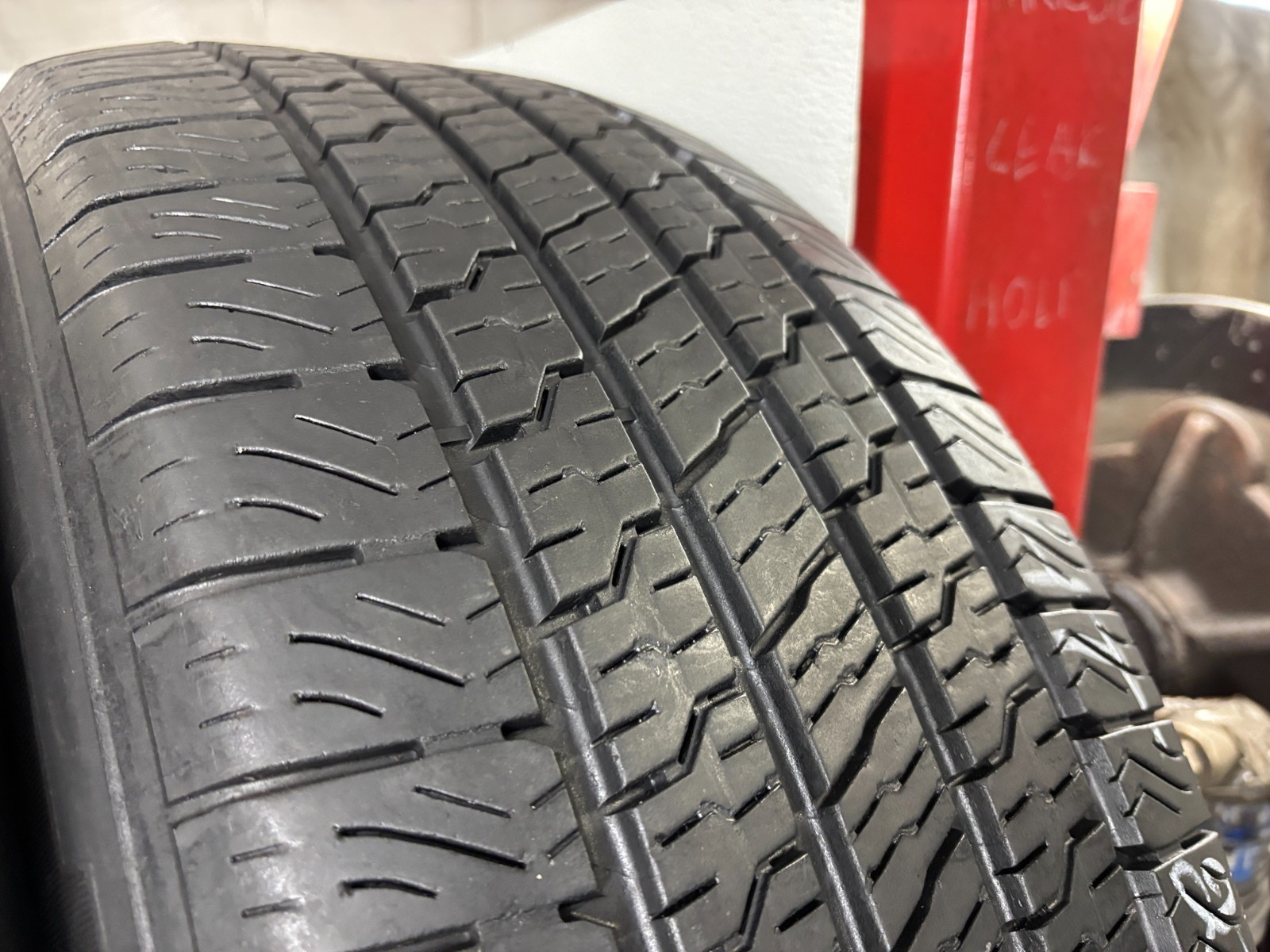 NO SHIPPING ONLY LOCAL PICK UP Set 4 Tires 275 60 20 Goodyear Wrangler Territory
