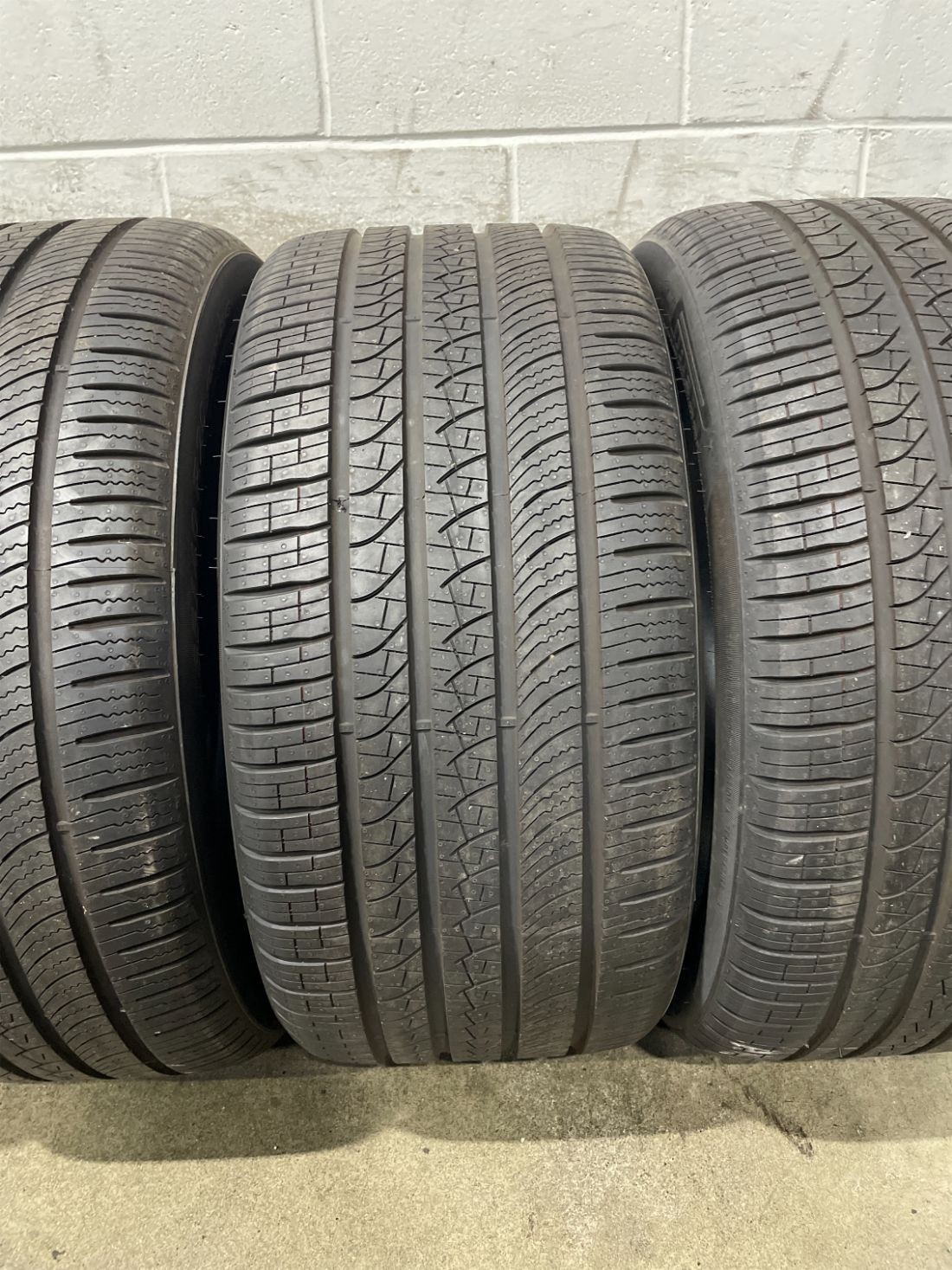 4x P285/40R20 Pirelli P Zero All Season I 9/32 108 H Used Tires 2854020