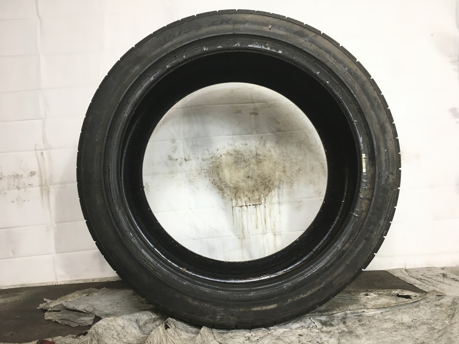 [1] Pirelli P Zero PZ4 P315/35ZR21 315 35 21 Tire 8.0-8.25/32