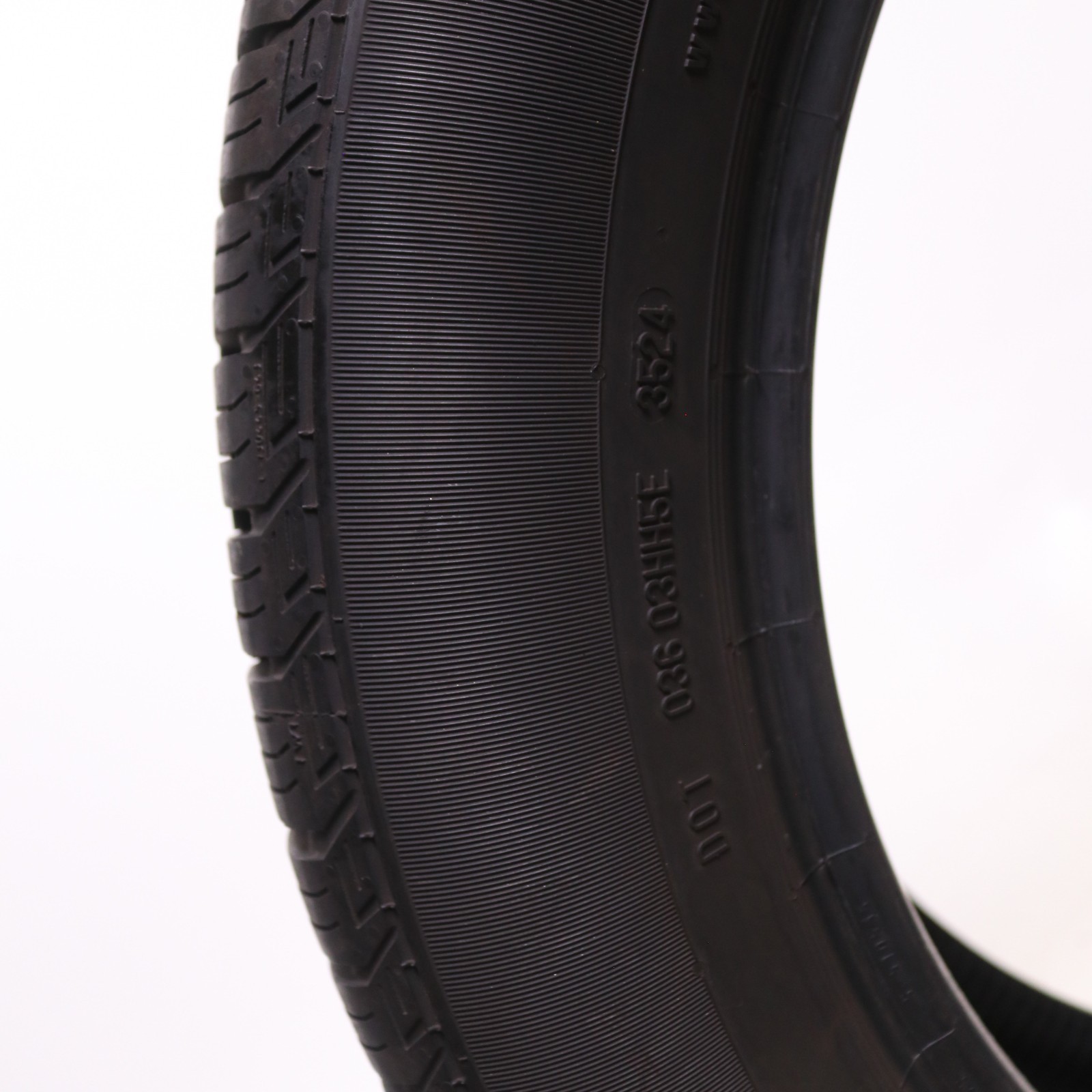 Set of 2 Used 235/55R19 Continental CrossContact LX Sport – 101H – 8.5/32