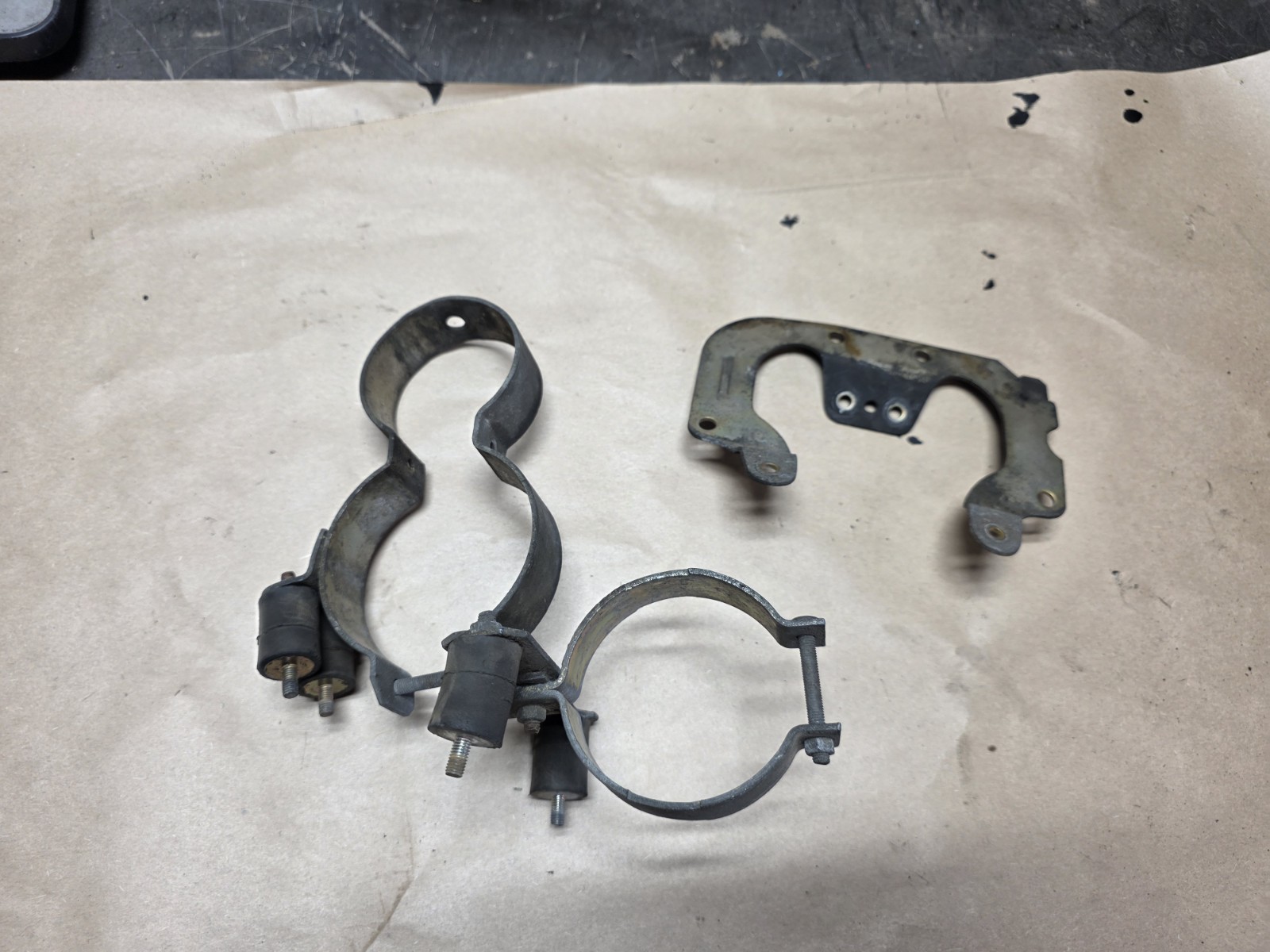 Mercedes R107 W107 380SL 450SL 380SEL Fuel Pump Bracket Fliter 480sl 520sl