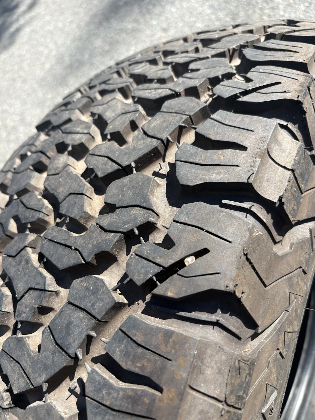 35×12.50R15LT BFG All-Terrain T/A White Letter Tire Very good used