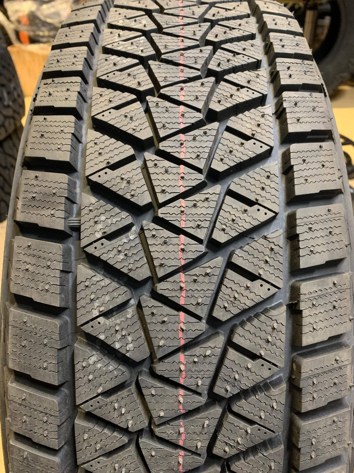 2 BRIDGESTONE BLIZZAK DM V2 BSW P 235 65 18 106S WINTER TIRE 015811