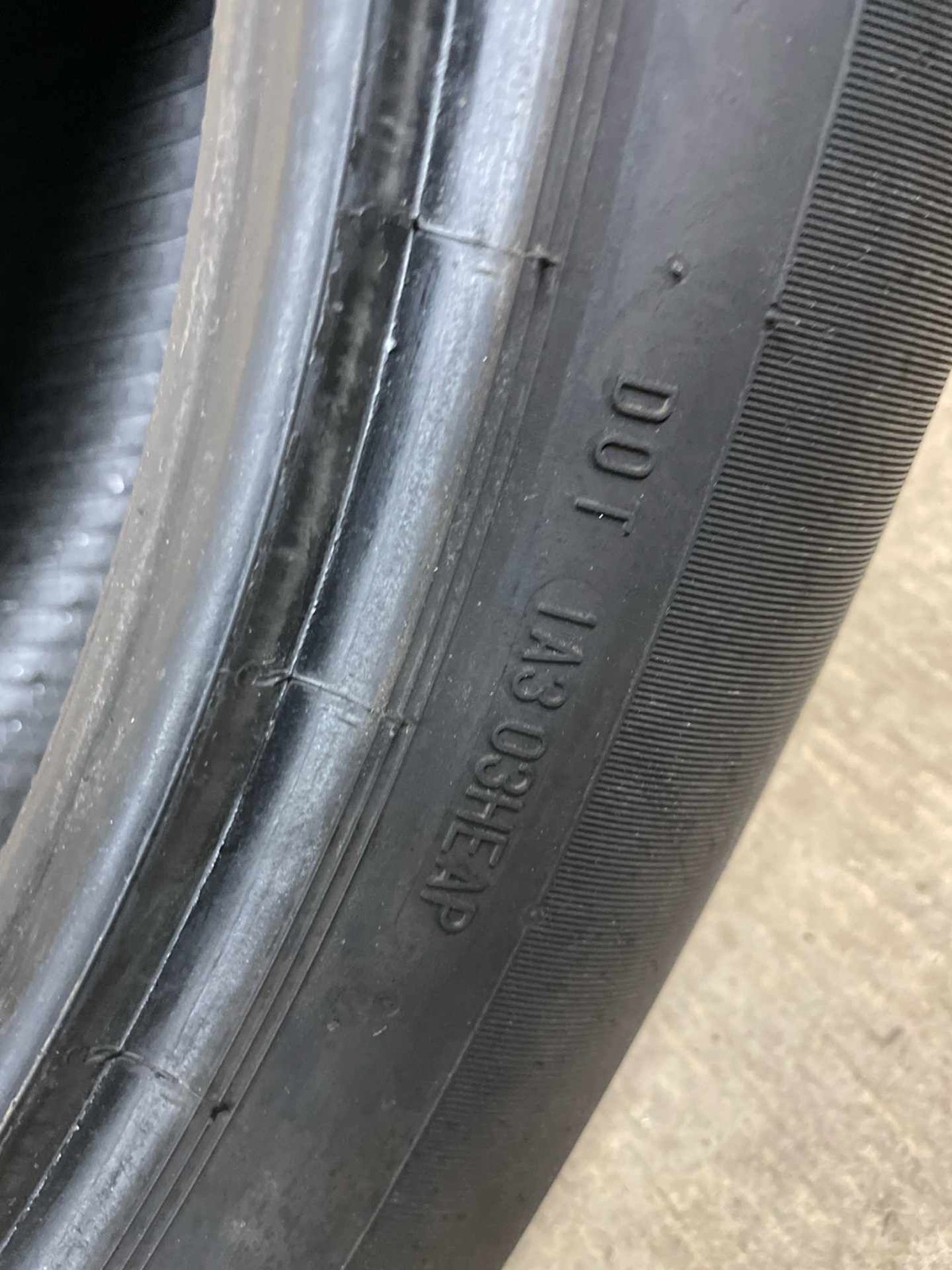(A) CONTINENTAL CROSS CONTACT LX SPORT 255/50R20 105T DOT 1323 8/32NDS