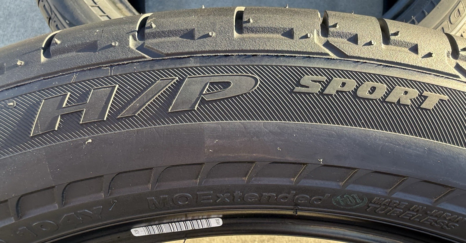 TWO NEW 265/45R20 104Y Bridgestone Dueler H/P HP Sport RFT MOExtended Run Flats