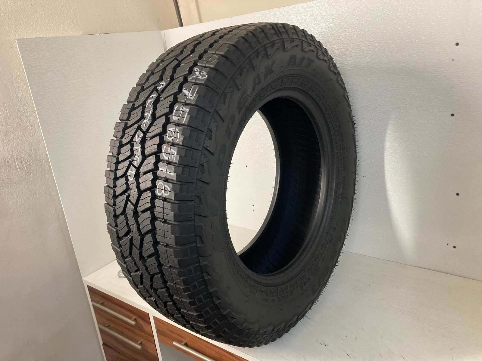 1 Tire LT 275 65 18 Falken Wildpeak A/t3w (100% Tread) NO REPAIRS 113S