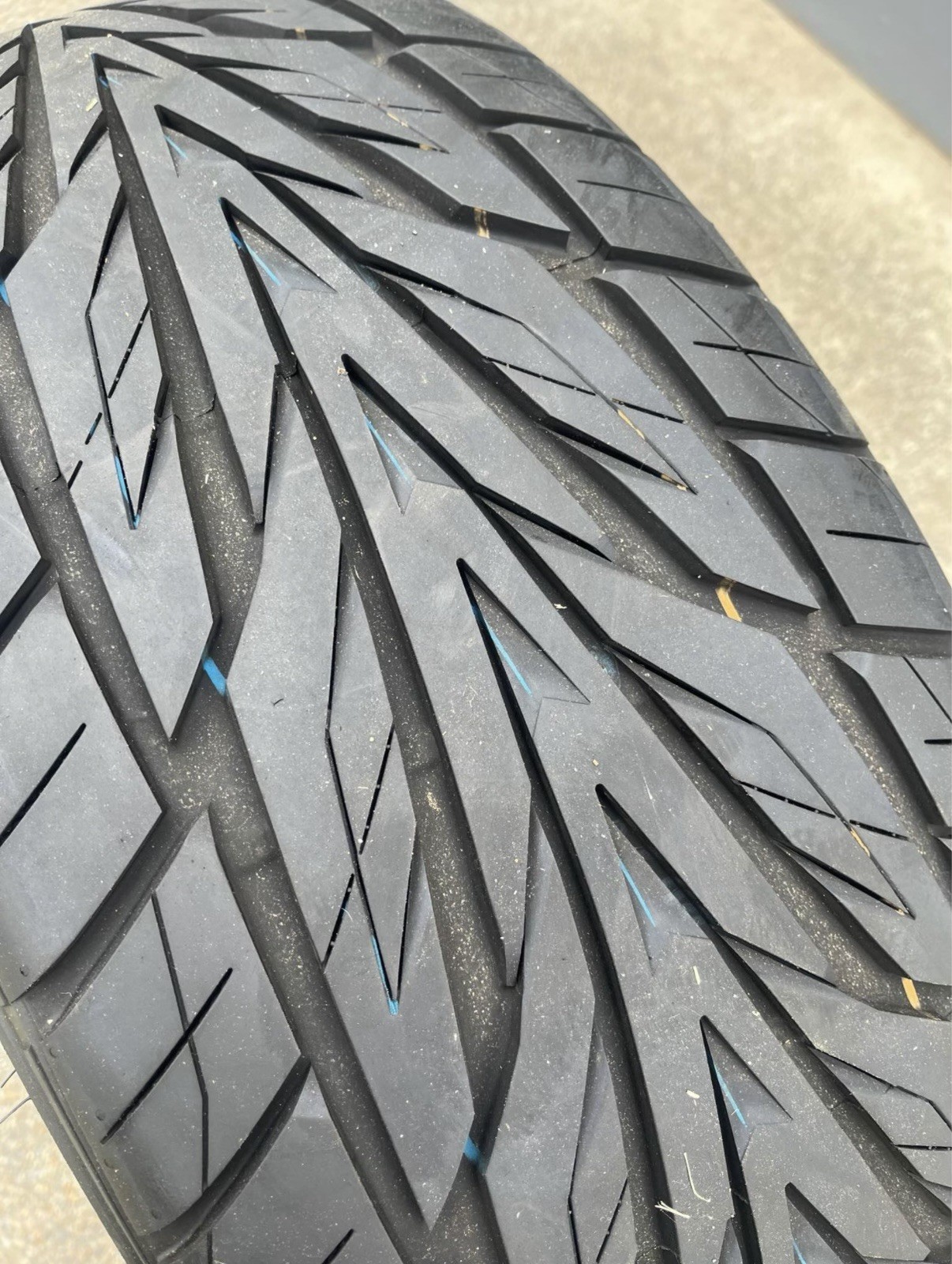 ONE Vossen HF6-4 24×10 6×139.7 6×5.5 Toyo Tire 285/40/24 Almost new 99% tread