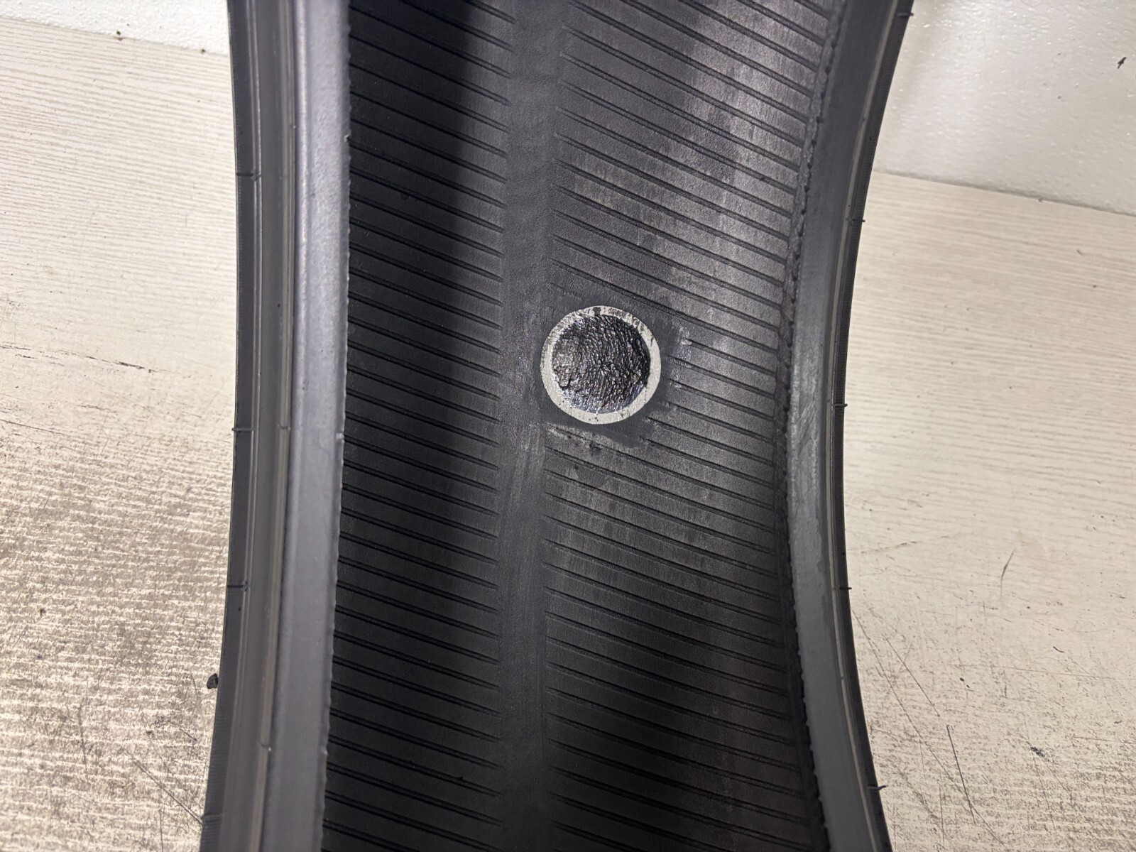 1 Tire 205 45 17 Bridgestone DriveGuard Plus Run Flat 7.00-8.00/32=77-88% Tread