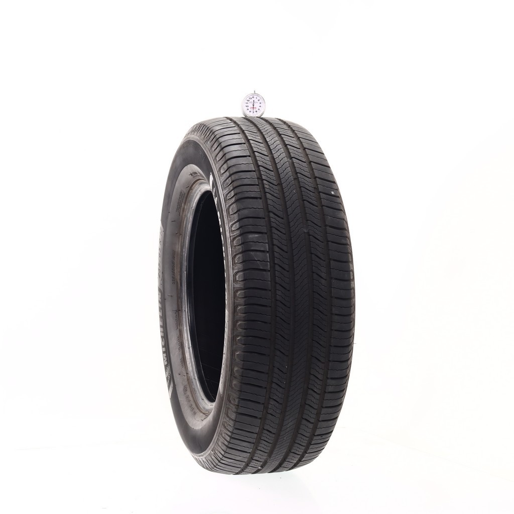 Set of (4) Used 235/65R17 Michelin Defender 2 104H – 6-7.5/32