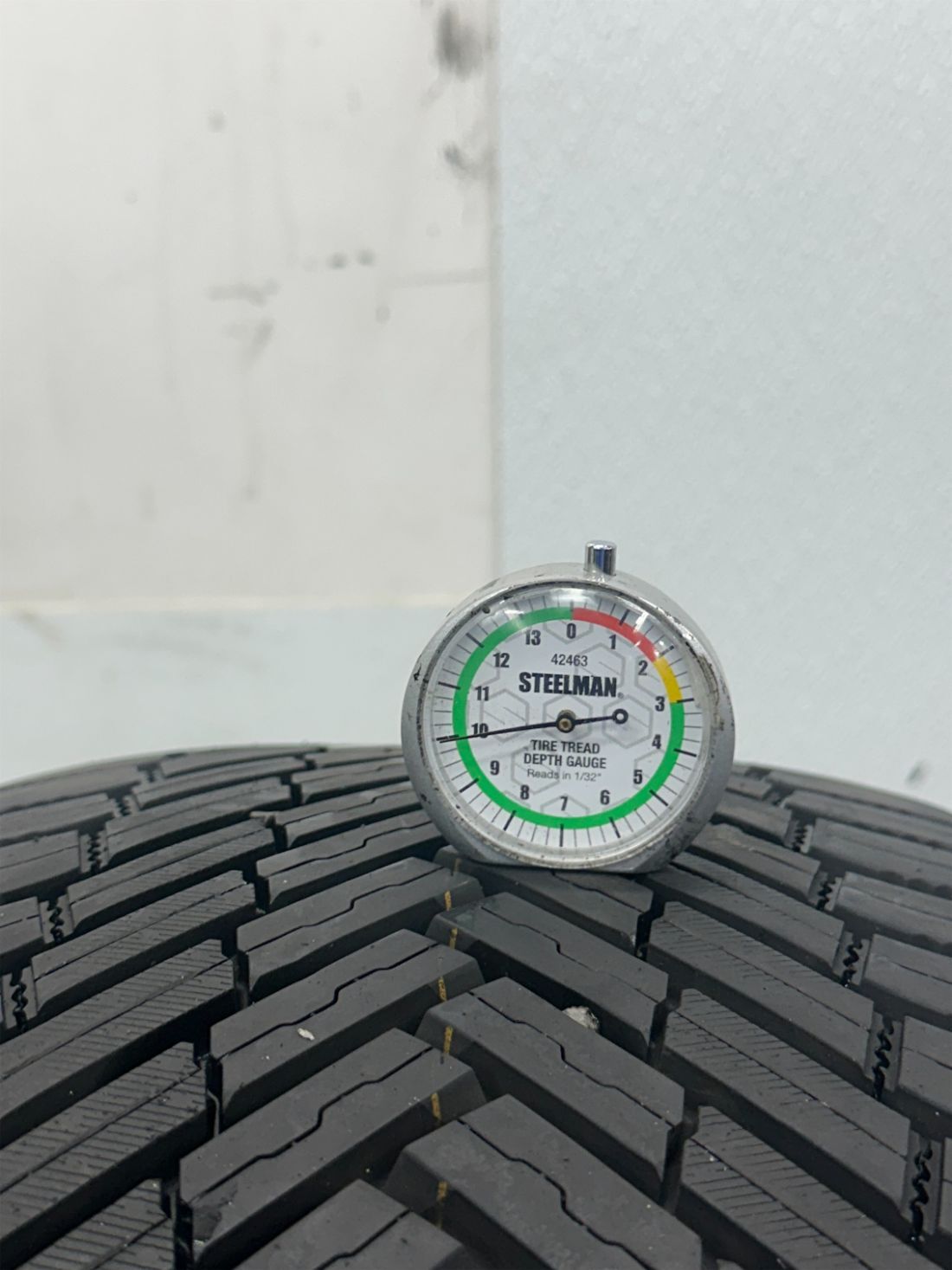 1 Used P235/40R18 Nexen N blue 4 season 2 95 Y – 10/32
