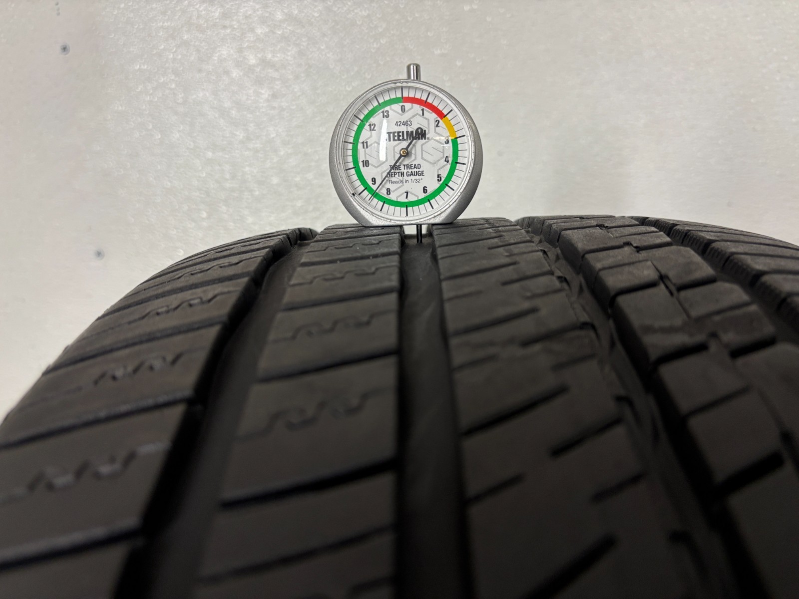 1 Tire 255 40 19 Falken Azenis FK460 A/S (80% Tread Left) NO REPAIRS 100Y