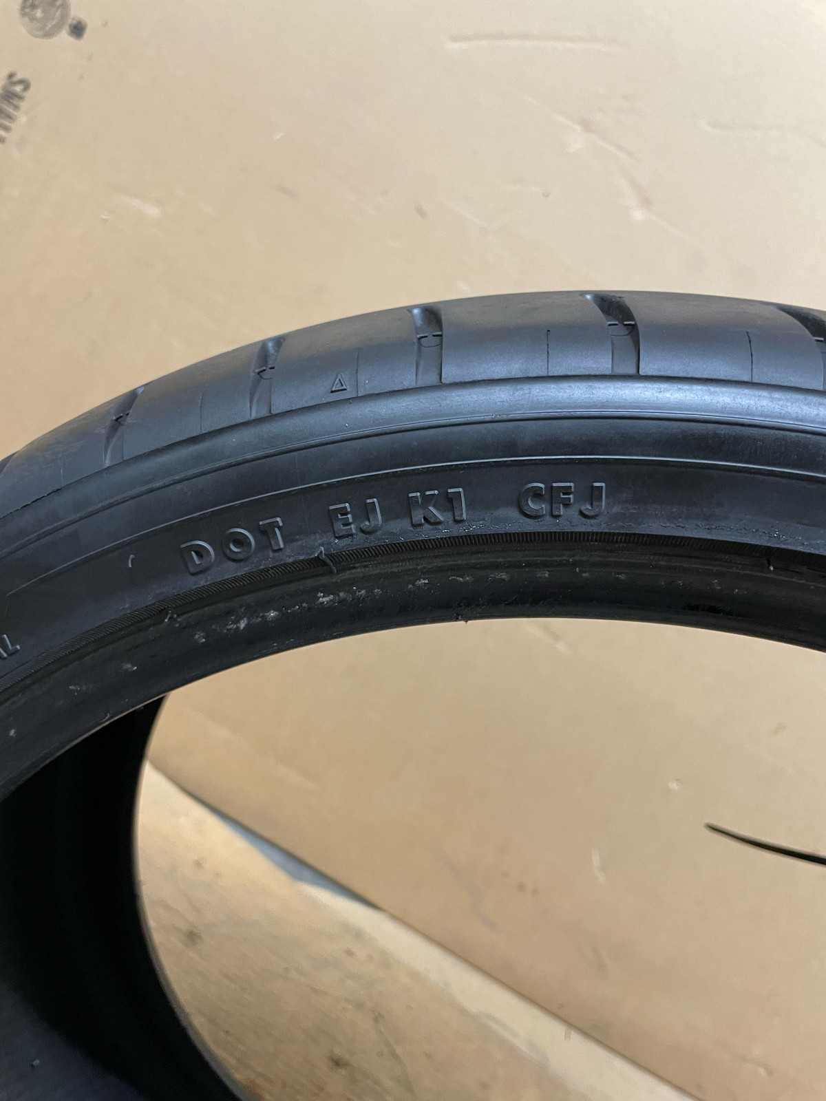 (A) FIRESTONE FIREHAWK INDY 500 295/30R20 93W 7/NDS DOT 1323