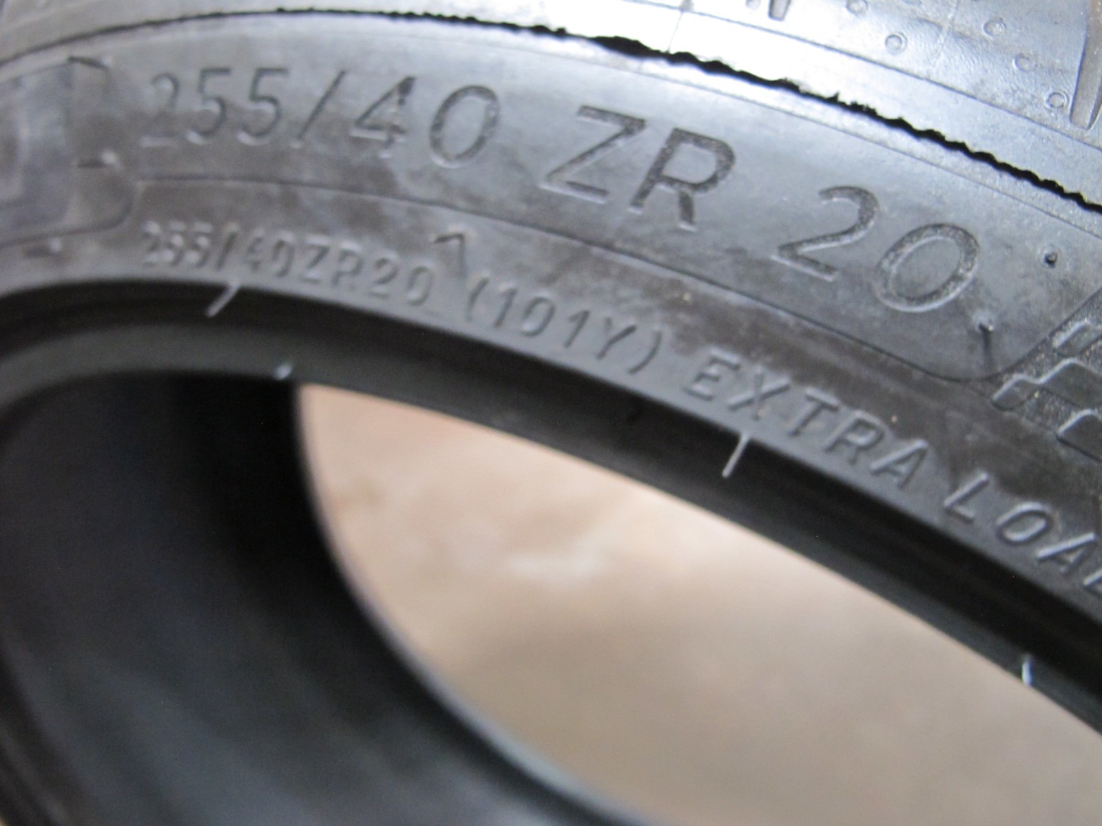 Used 255/40ZR20 Michelin Pilot Sport All Season 4 – 101Y – 4.5-5/32 One Plugged