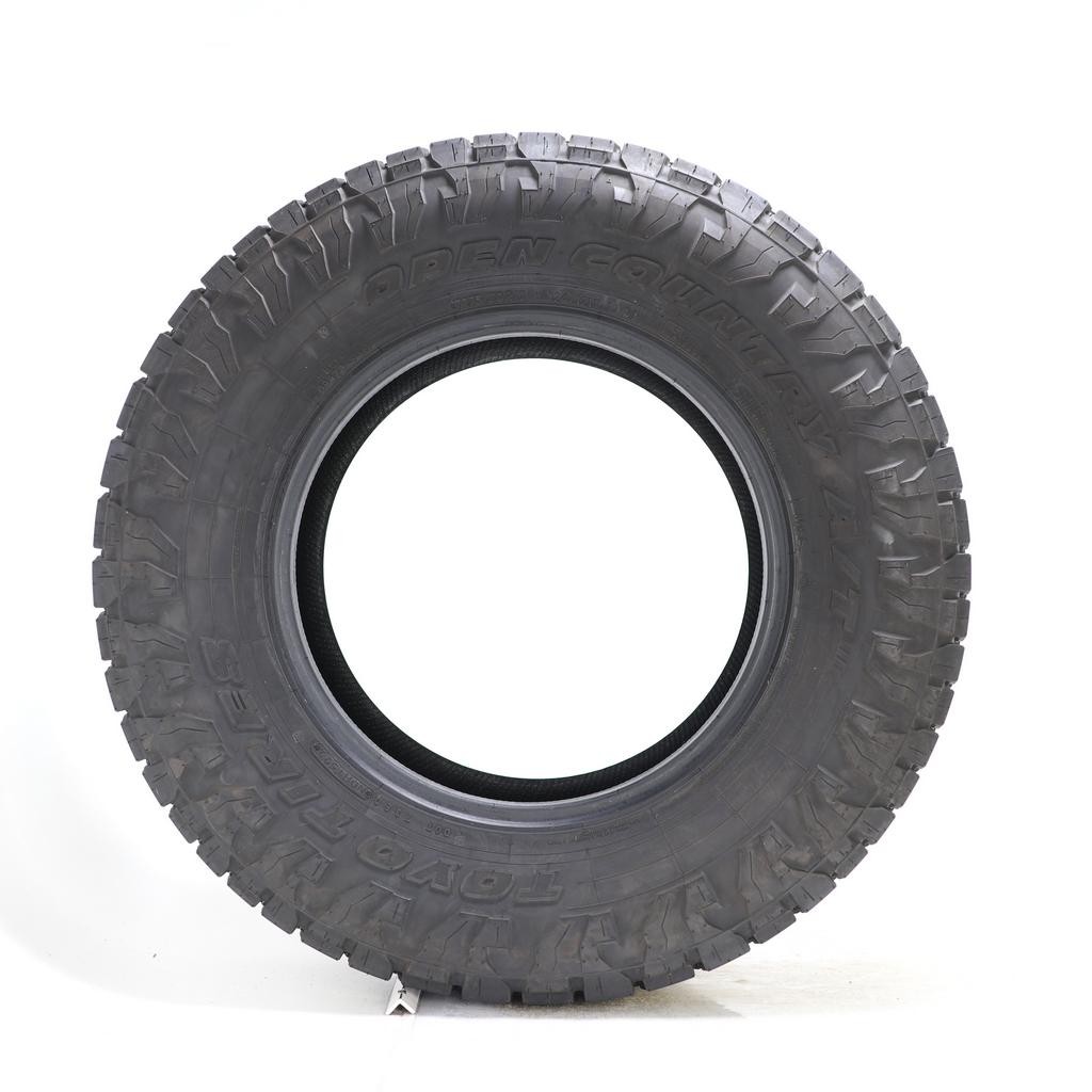 Used LT 275/70R17 Toyo Open Country A/T III 124/121T – 14/32