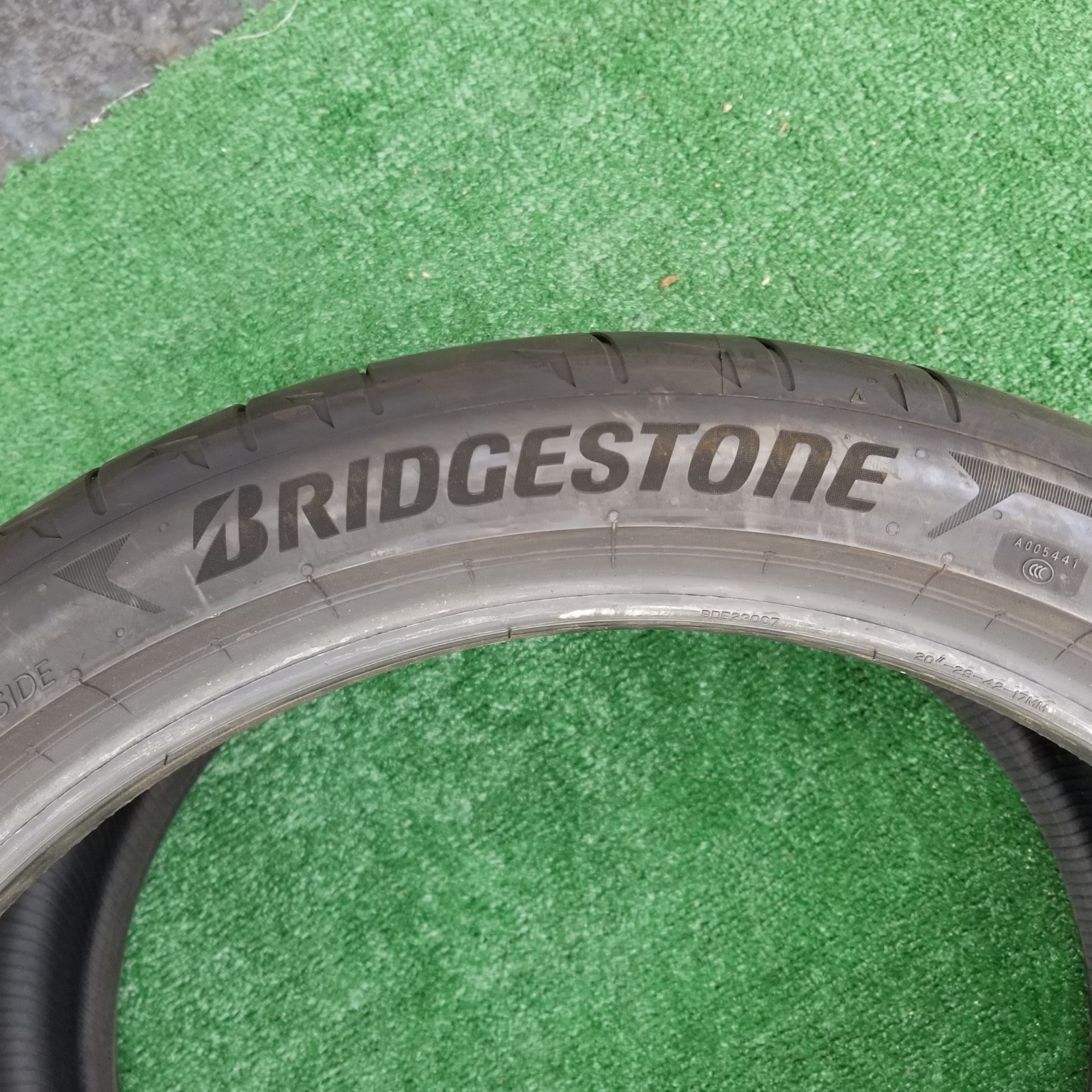 305/30R20 Bridgestone Potenza Sport Tire 305/30ZR-20 305/30ZR20 Lamborghini 100%